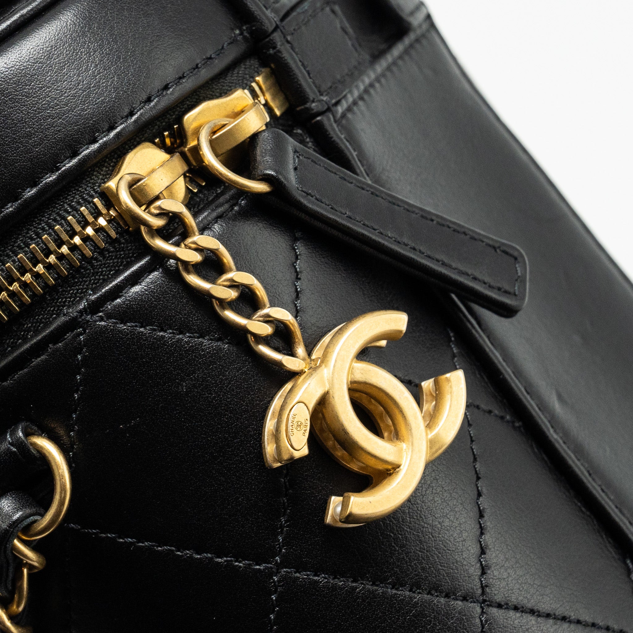 chanel-pearl-letter-logo-detailed-vanity-case-calfskin-black-ghw-copy