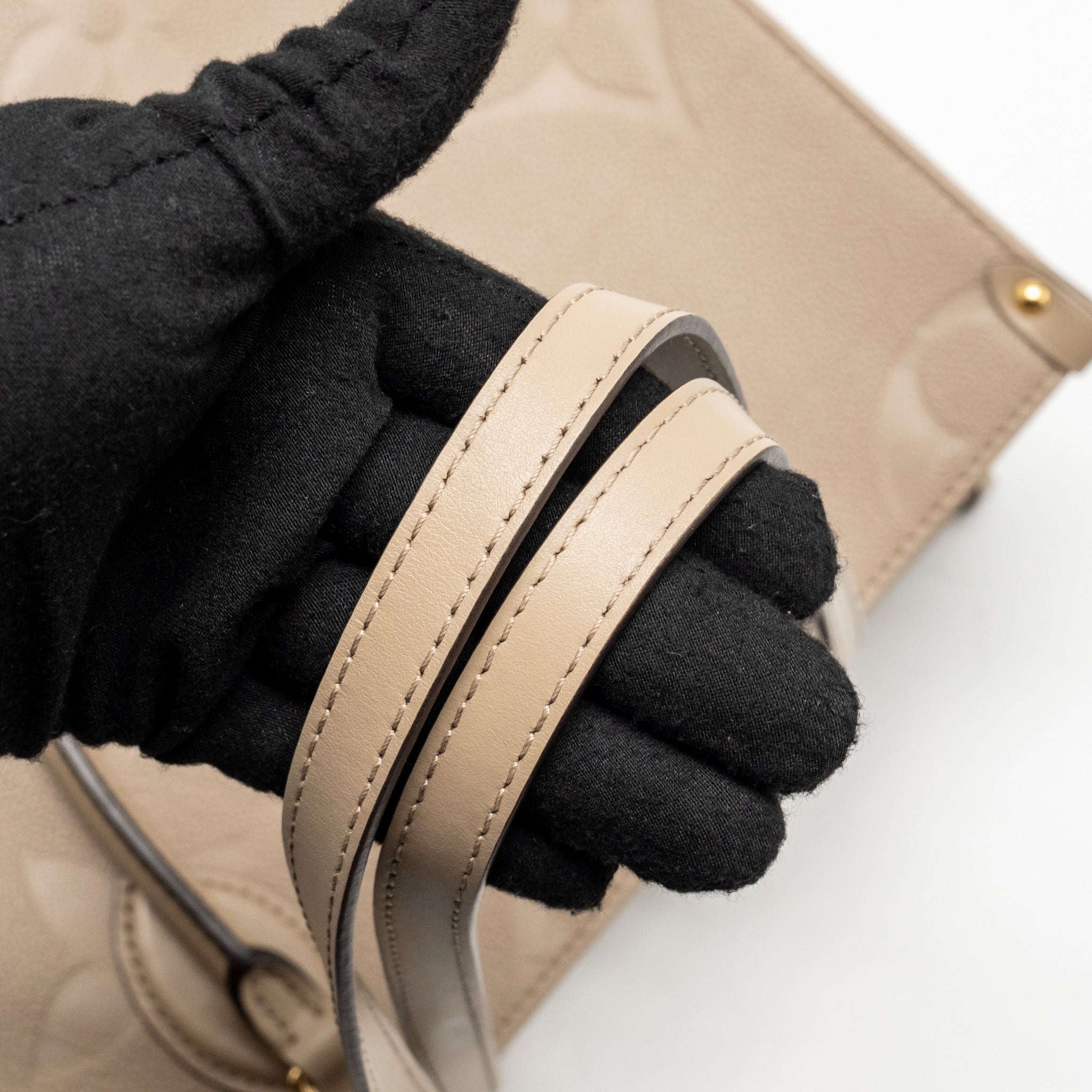 louis-vuitton-onthego-mm-monogram-empreinete-leather-grey-lghw