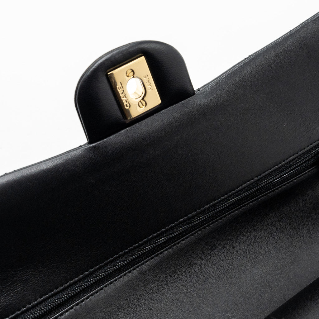 chanel-medium-classic-flap-bag-lambskin-black-with-ghw