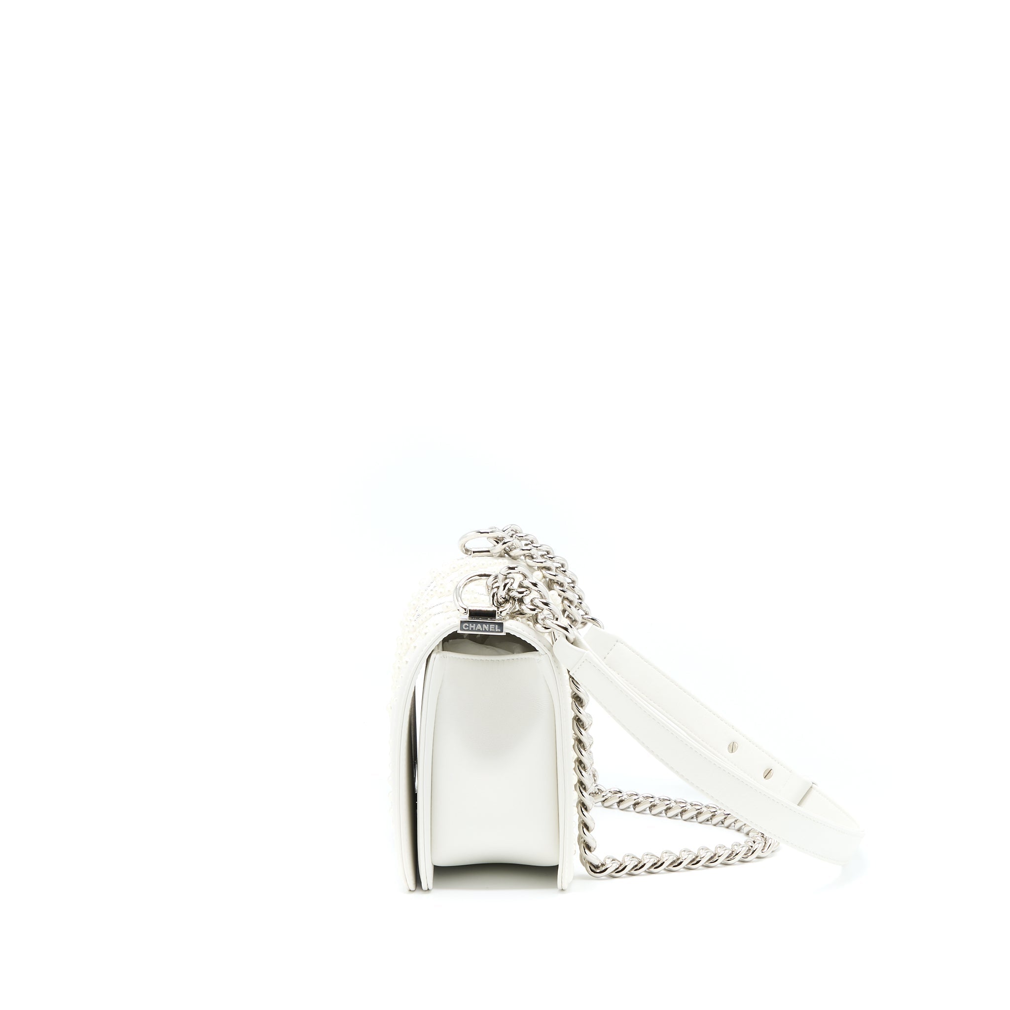 chanel-medium-boy-bag-chevron-limited-lambskin-with-pearl-white-shw