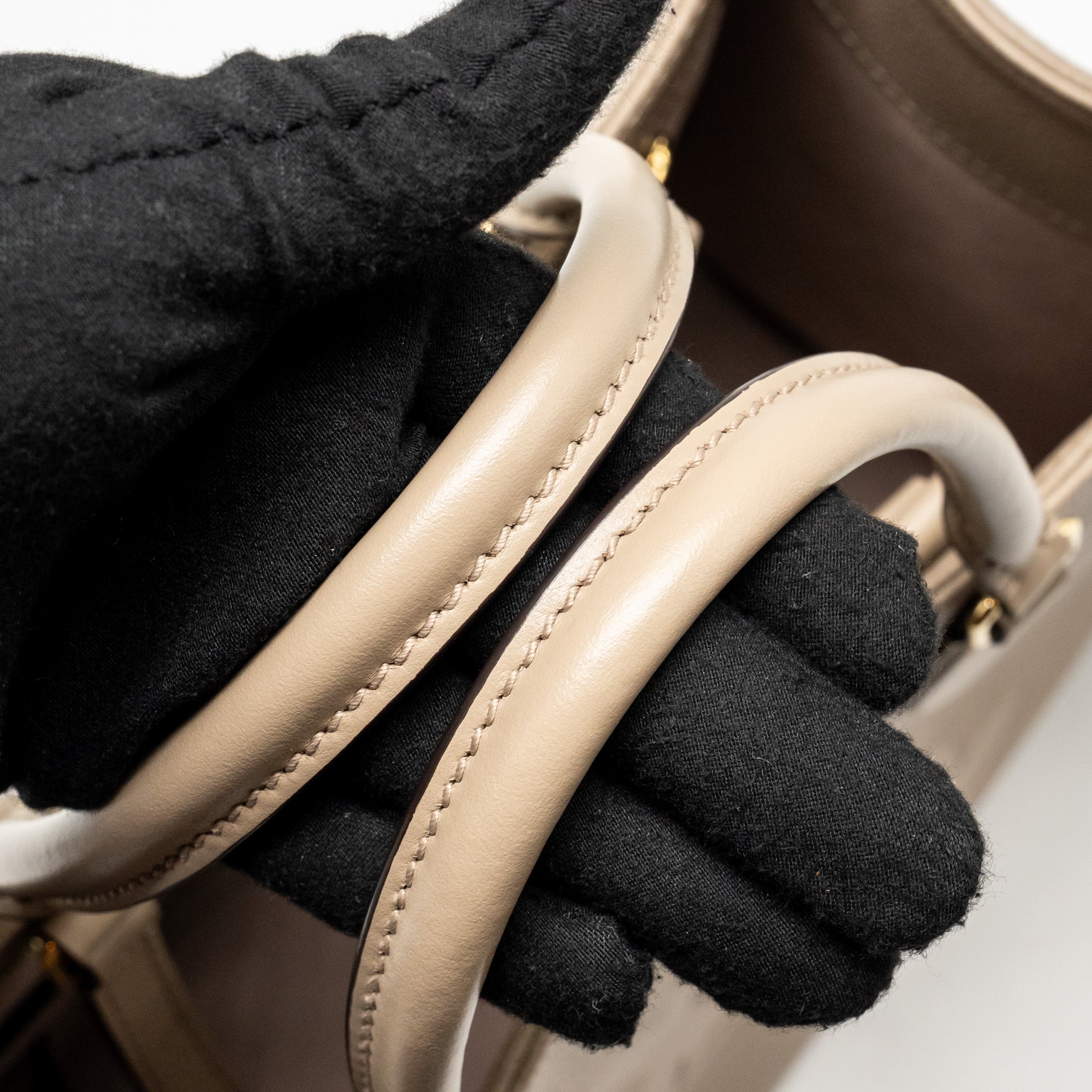 louis-vuitton-onthego-mm-monogram-empreinete-leather-grey-lghw