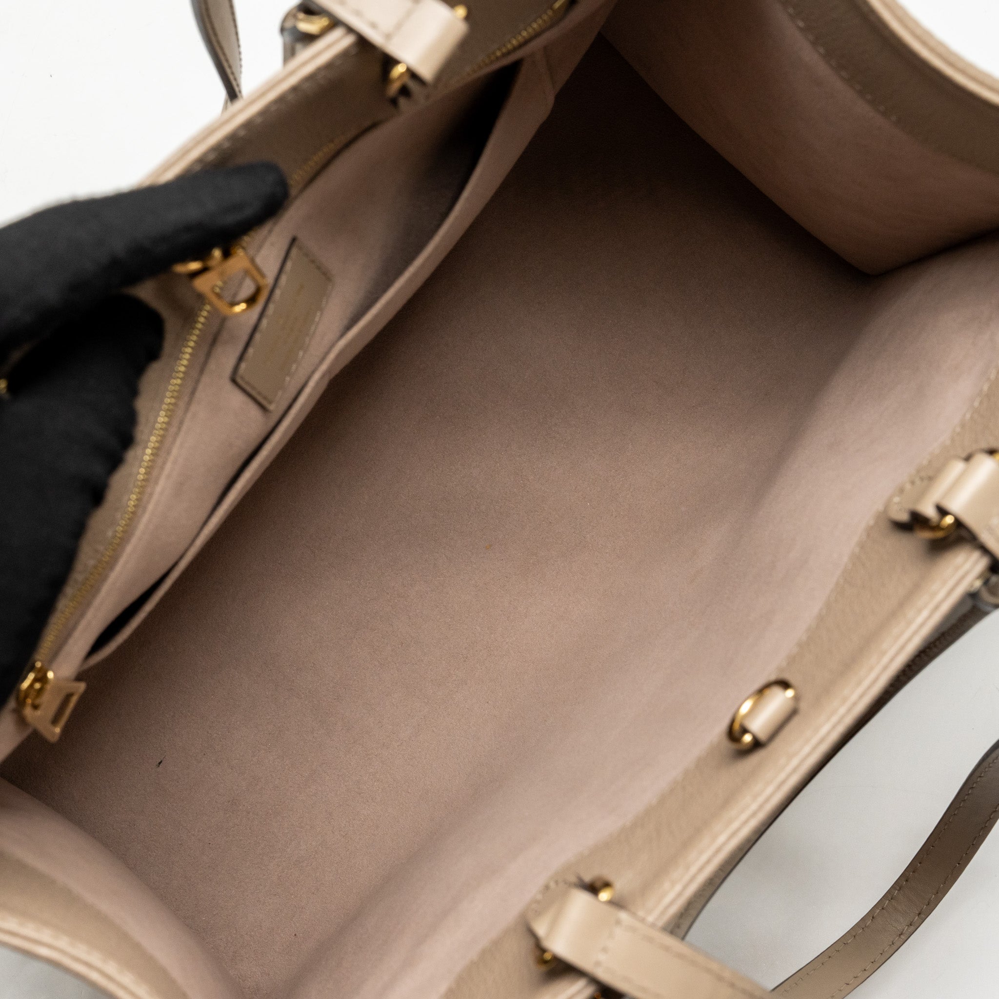 louis-vuitton-onthego-mm-monogram-empreinete-leather-grey-lghw