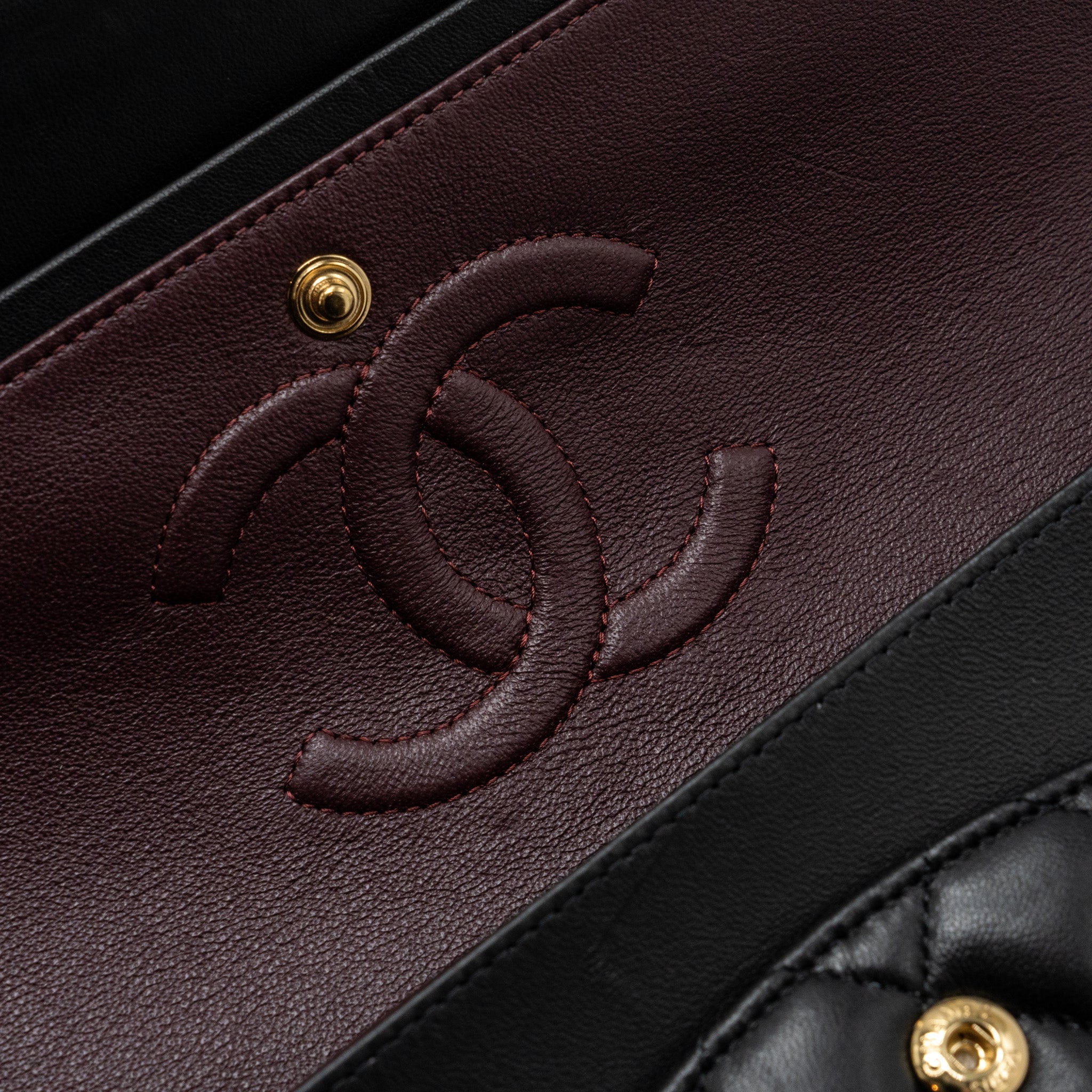 chanel-medium-classic-flap-bag-lambskin-black-with-ghw