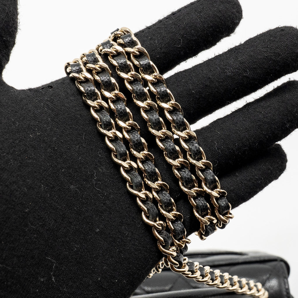 chanel-coco-handle-clutch-with-chain-caviar-black-lghw-microchip-1