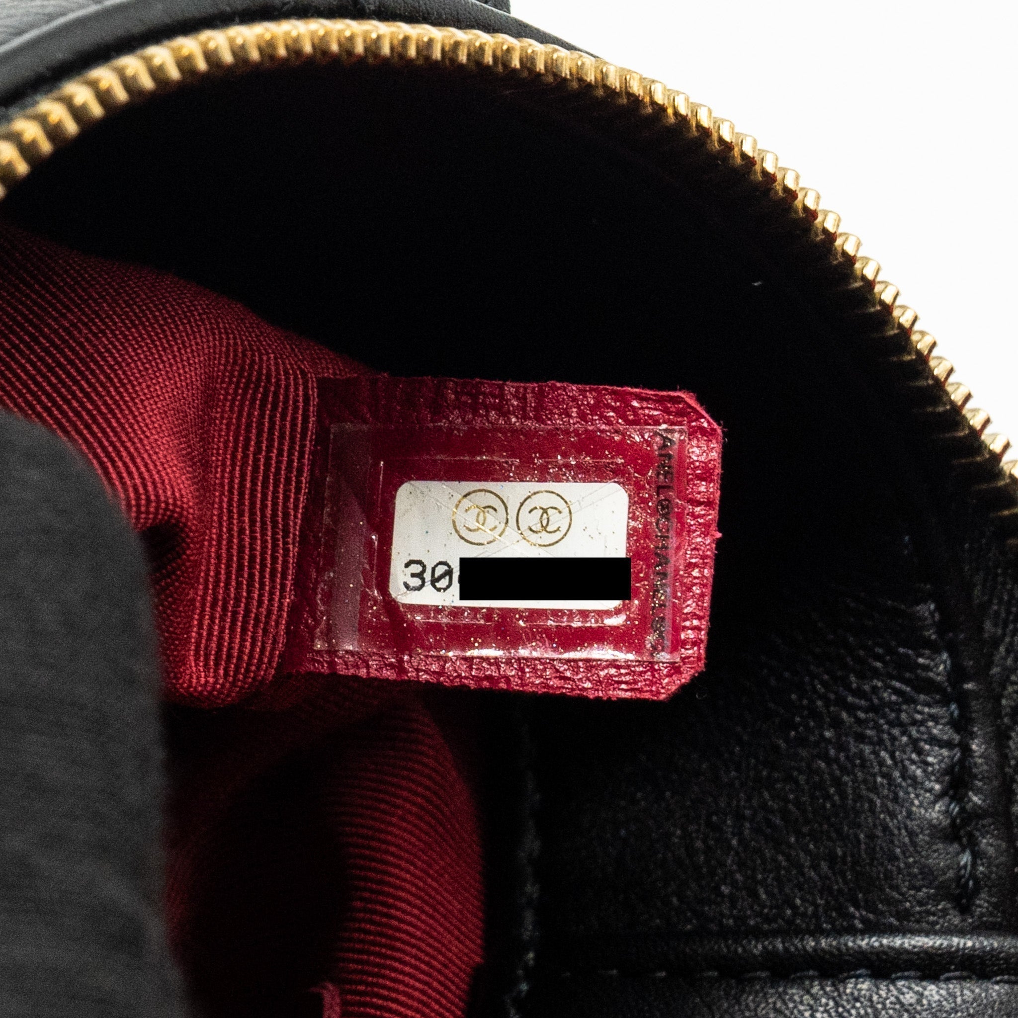 chanel-pearl-letter-logo-detailed-vanity-case-calfskin-black-ghw-copy