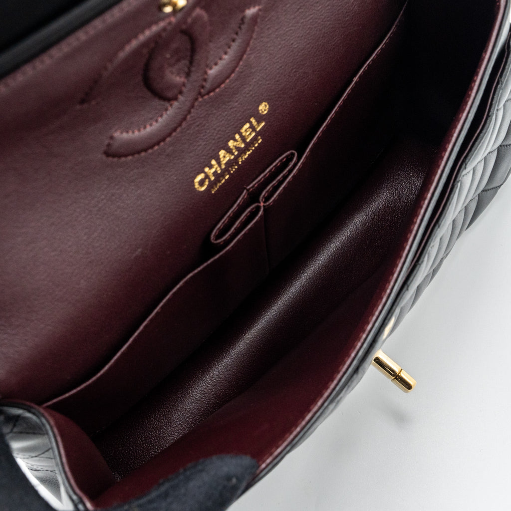 chanel-medium-classic-flap-bag-lambskin-black-with-ghw