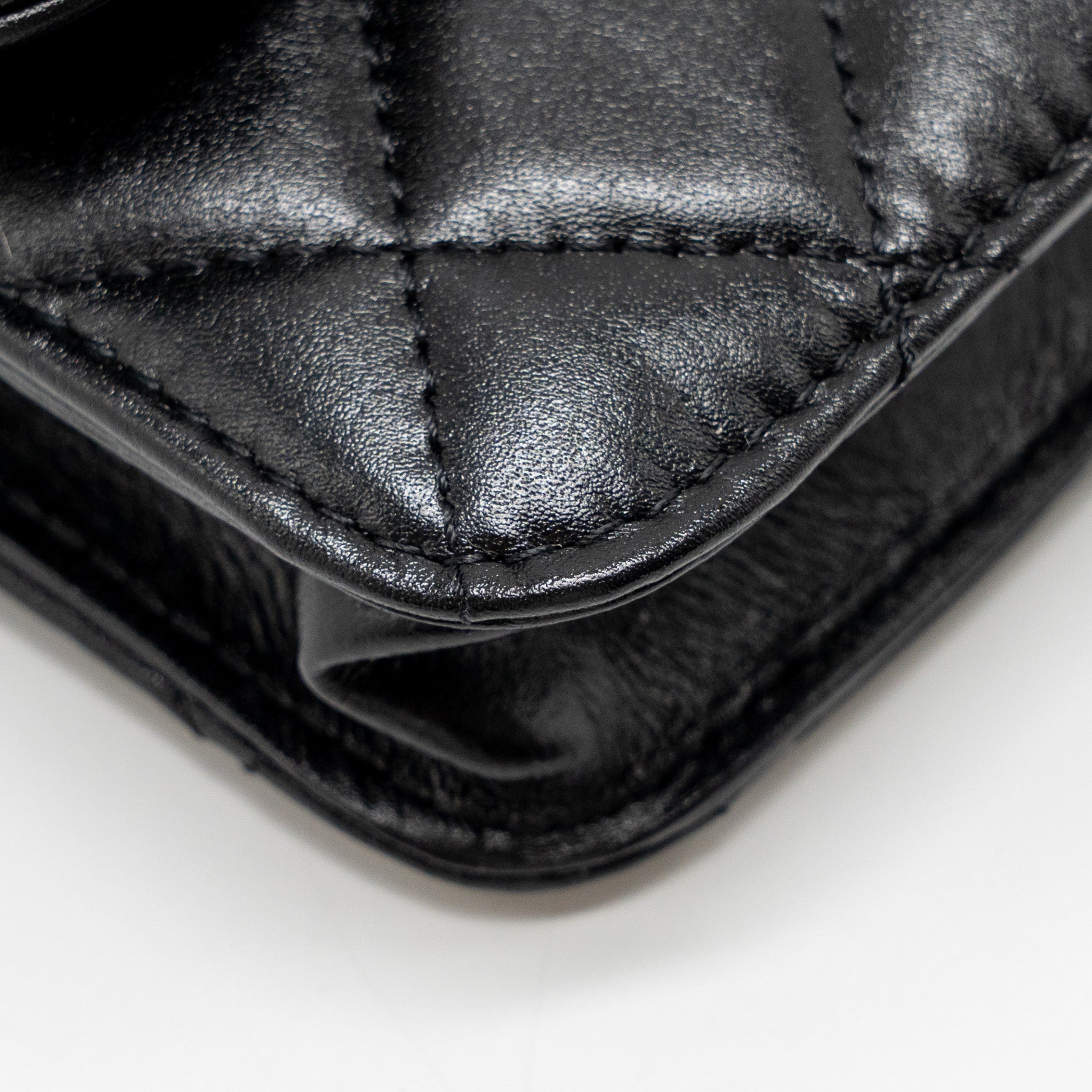 chanel-maxi-pearl-clutch-with-chain-lambskin-black-lghw