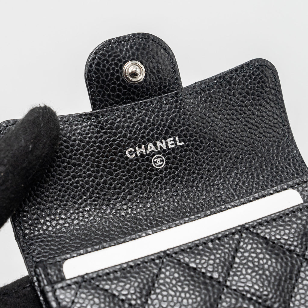 chanel-classic-flap-card-holder-caviar-black-shw-microchip-2