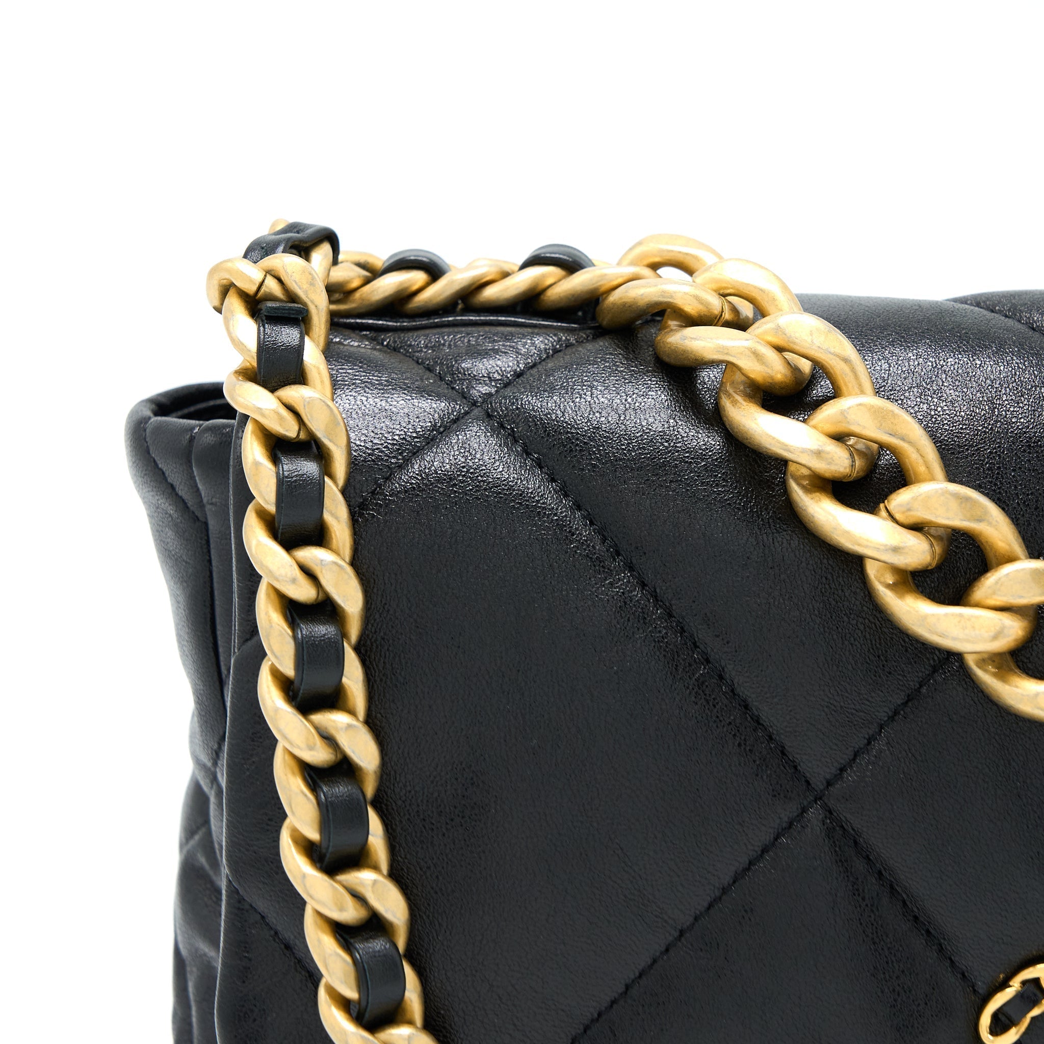 chanel-medium-19-bag-goatskin-black-multicoloured-hardware