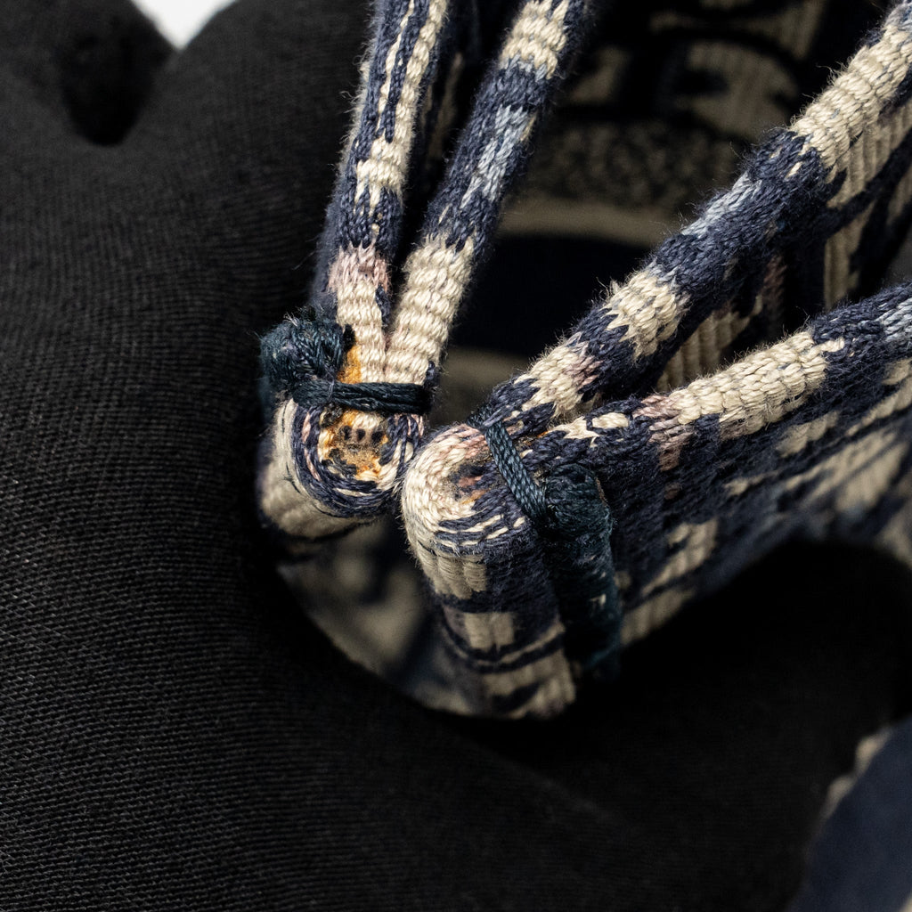dior-medium-book-tote-oblique-embroidery-ecru-blue