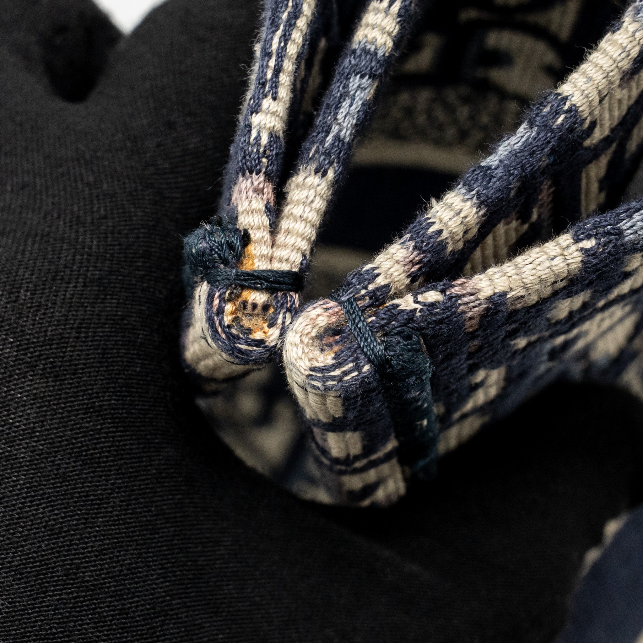 dior-medium-book-tote-oblique-embroidery-ecru-blue