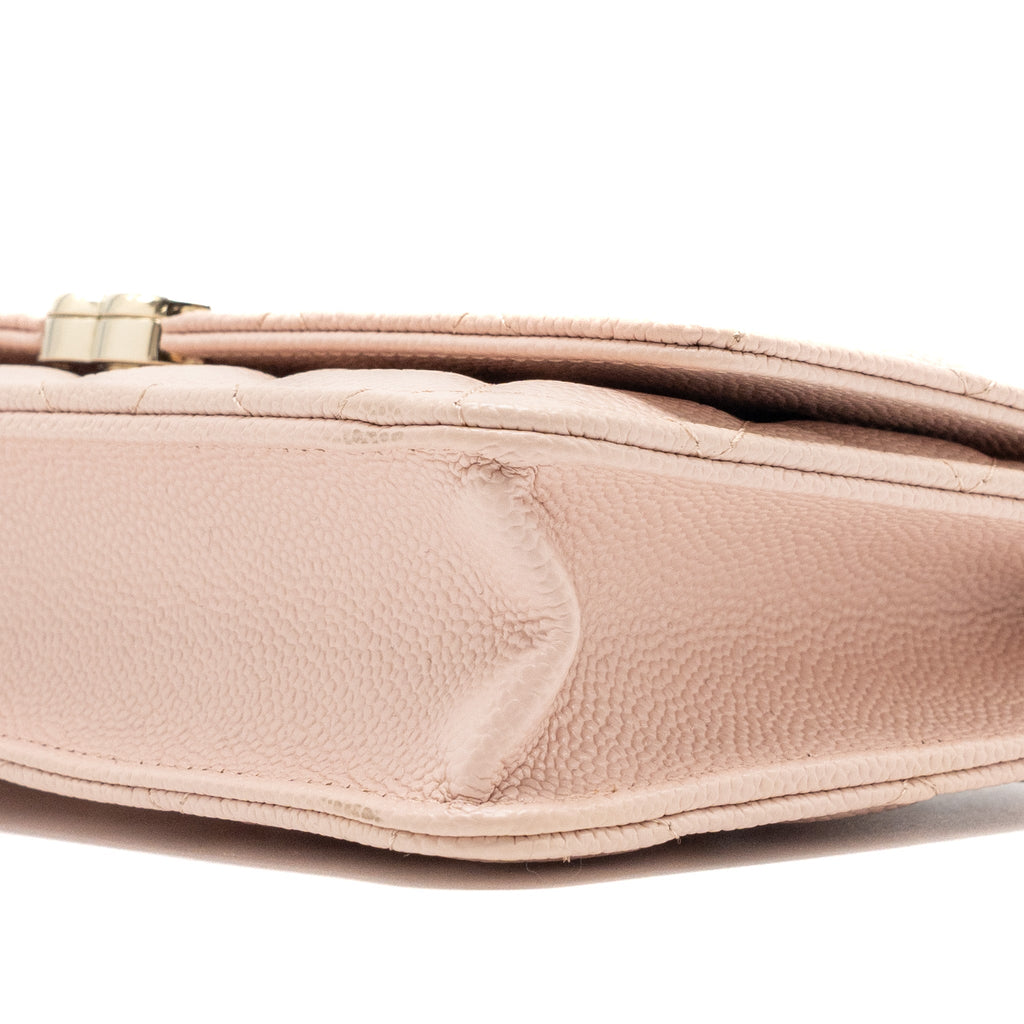 chanel-enamel-logo-quilted-wallet-on-chain-caviar-light-pink-lghw