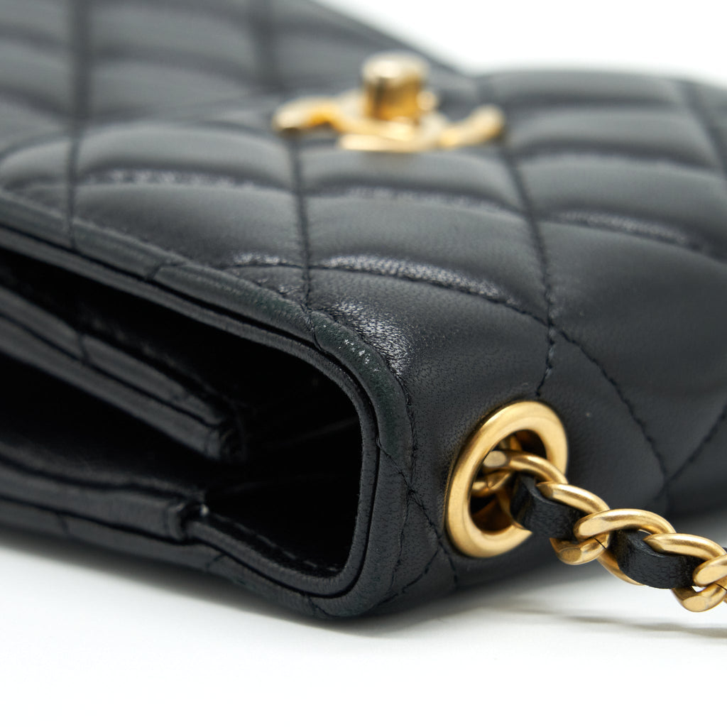 chanel-pearl-crush-phone-case-with-chain-lambskin-black-ghw