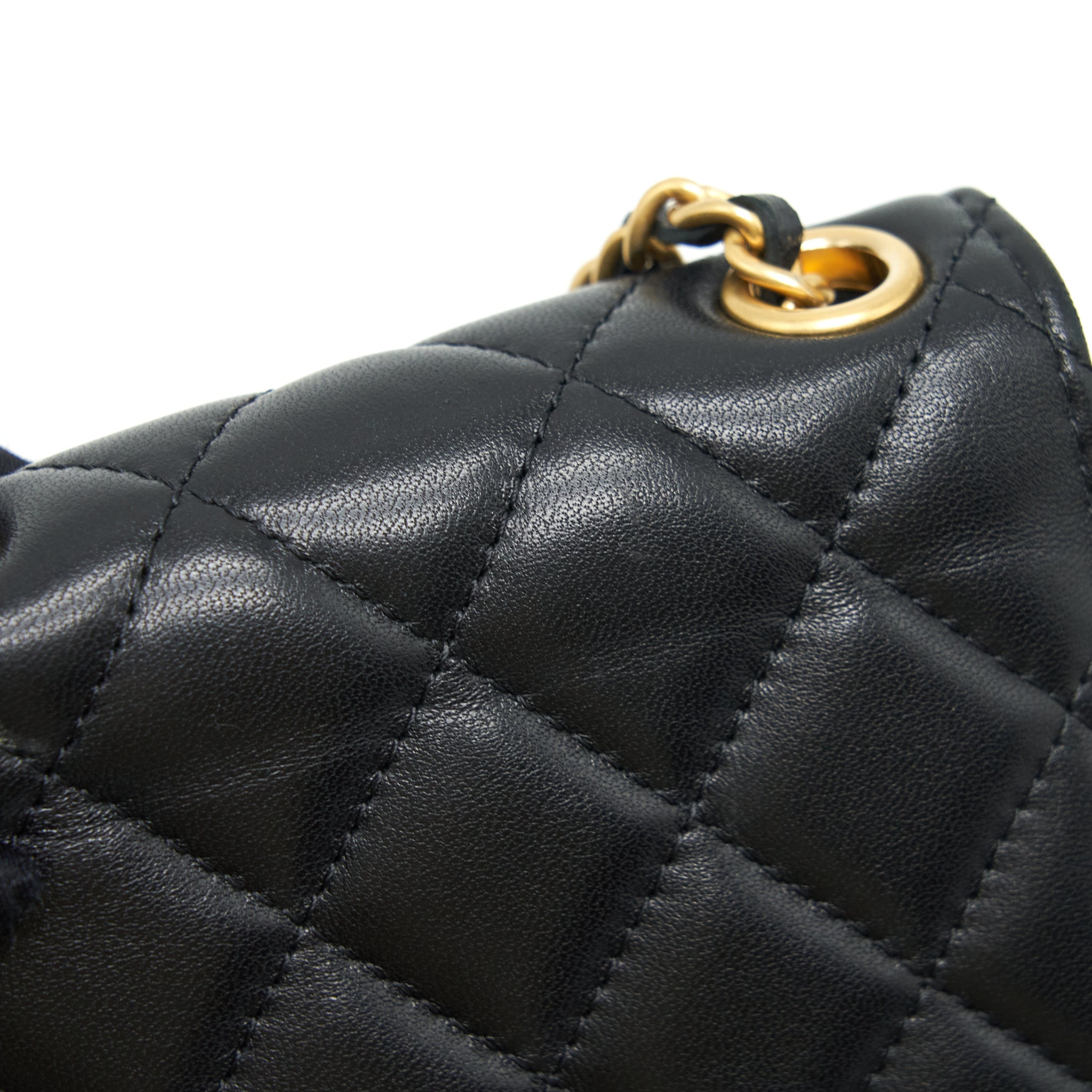 chanel-pearl-crush-phone-case-with-chain-lambskin-black-ghw
