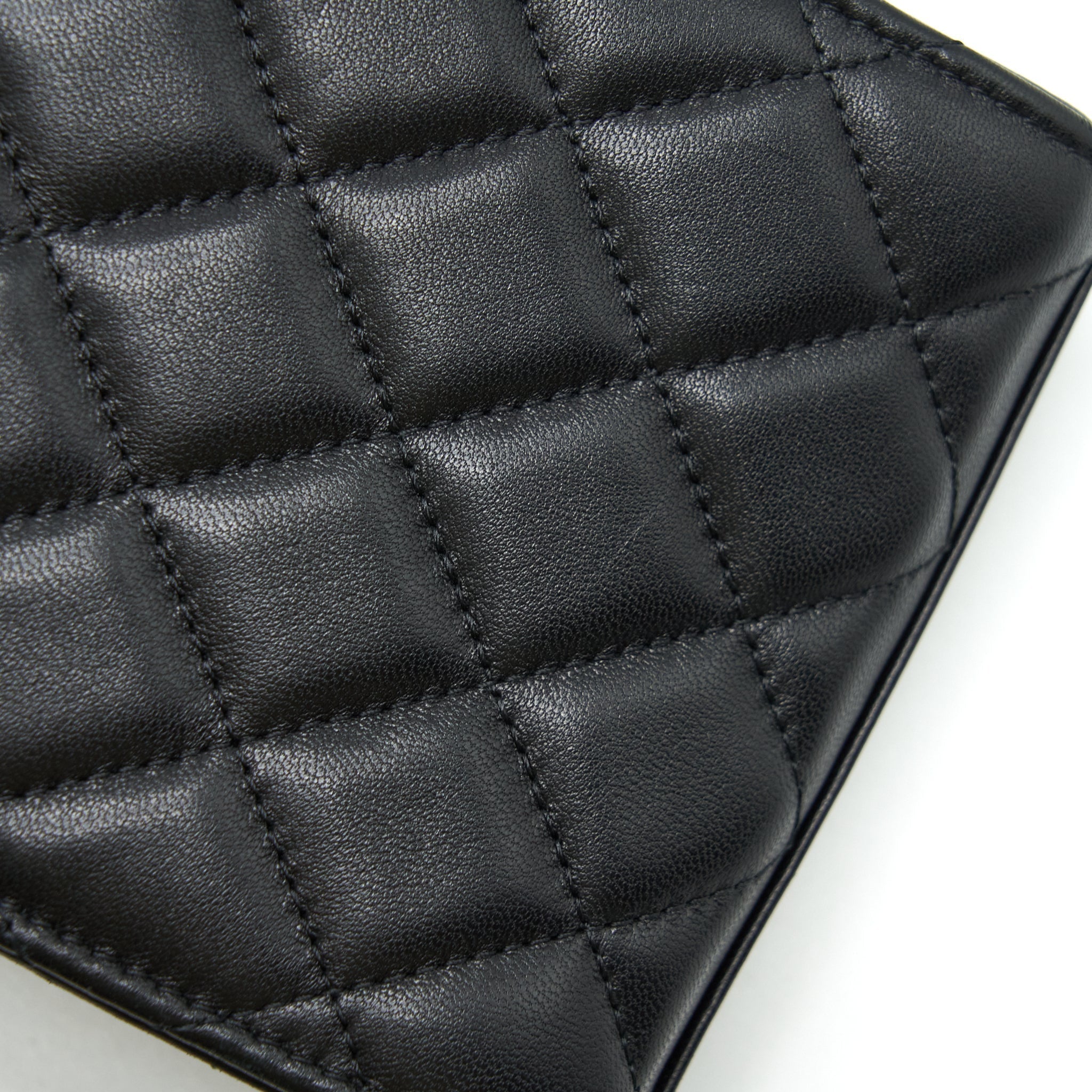 chanel-pearl-crush-phone-case-with-chain-lambskin-black-ghw