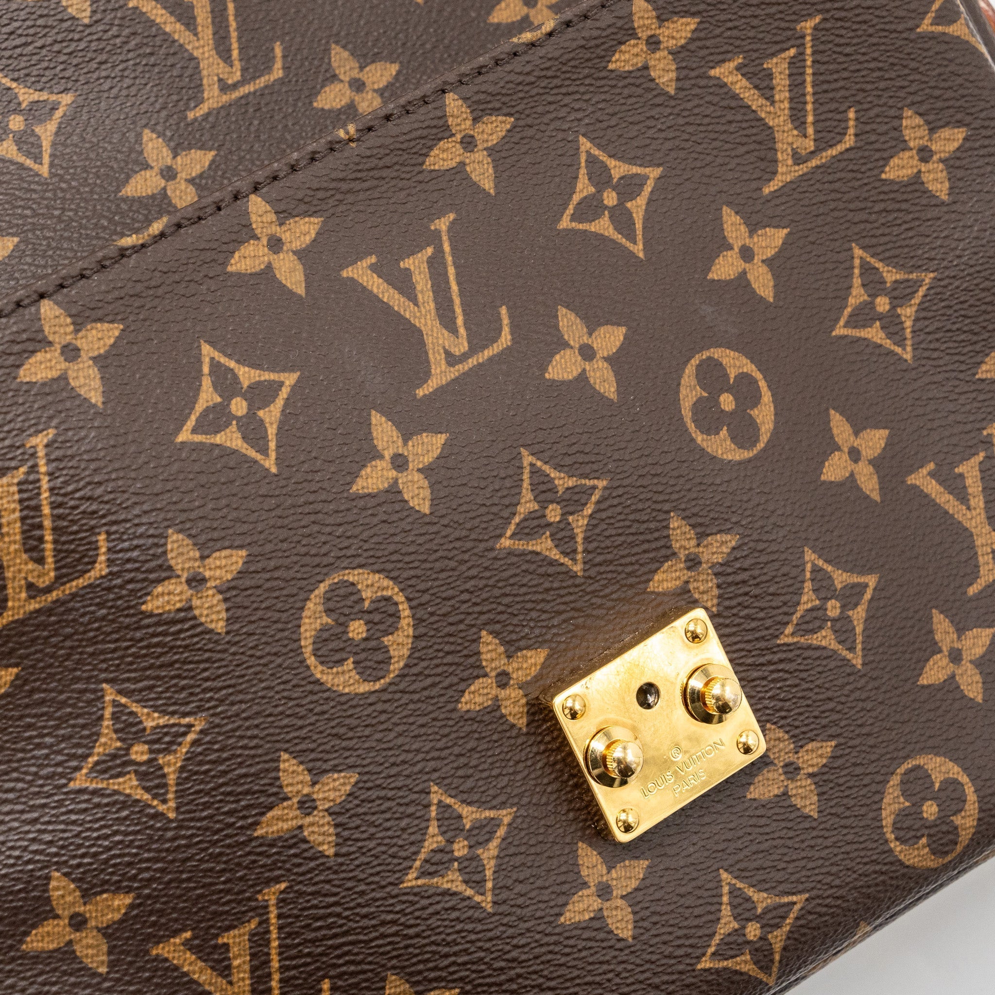 louis-vuitton-pochette-metis-monogram-canvas-ghw-22