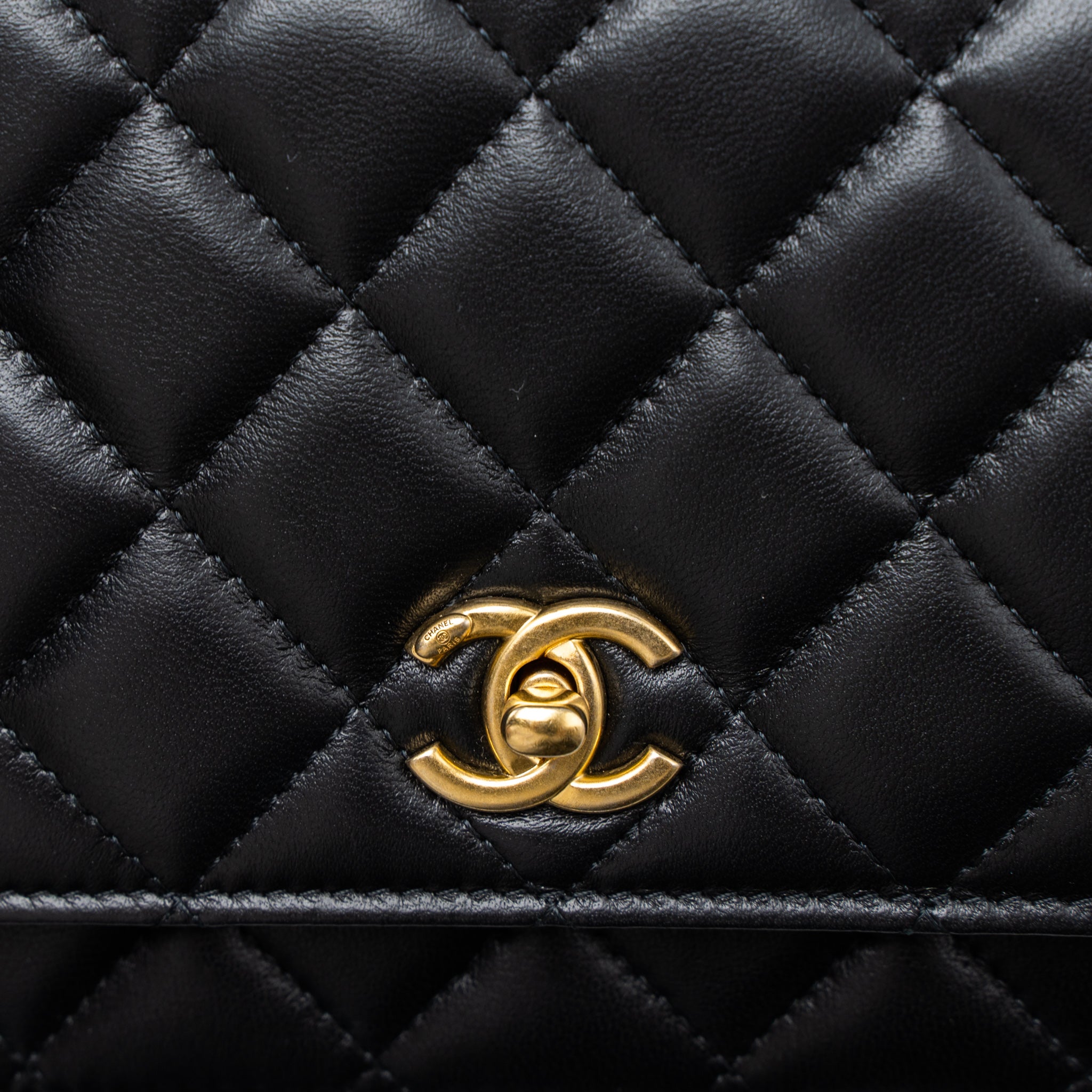 chanel-pearl-crush-wallet-on-chain-lambskin-black-ghw-microchip-6