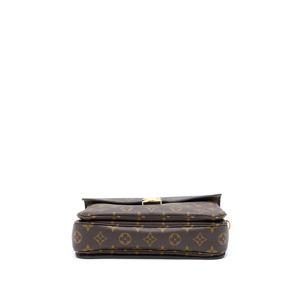 louis-vuitton-pochette-metis-monogram-canvas-ghw-4