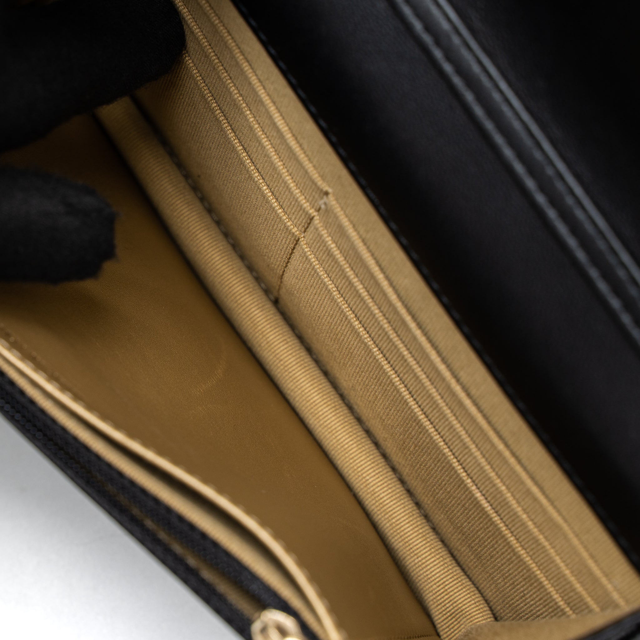 chanel-pearl-crush-wallet-on-chain-lambskin-black-ghw-microchip-6