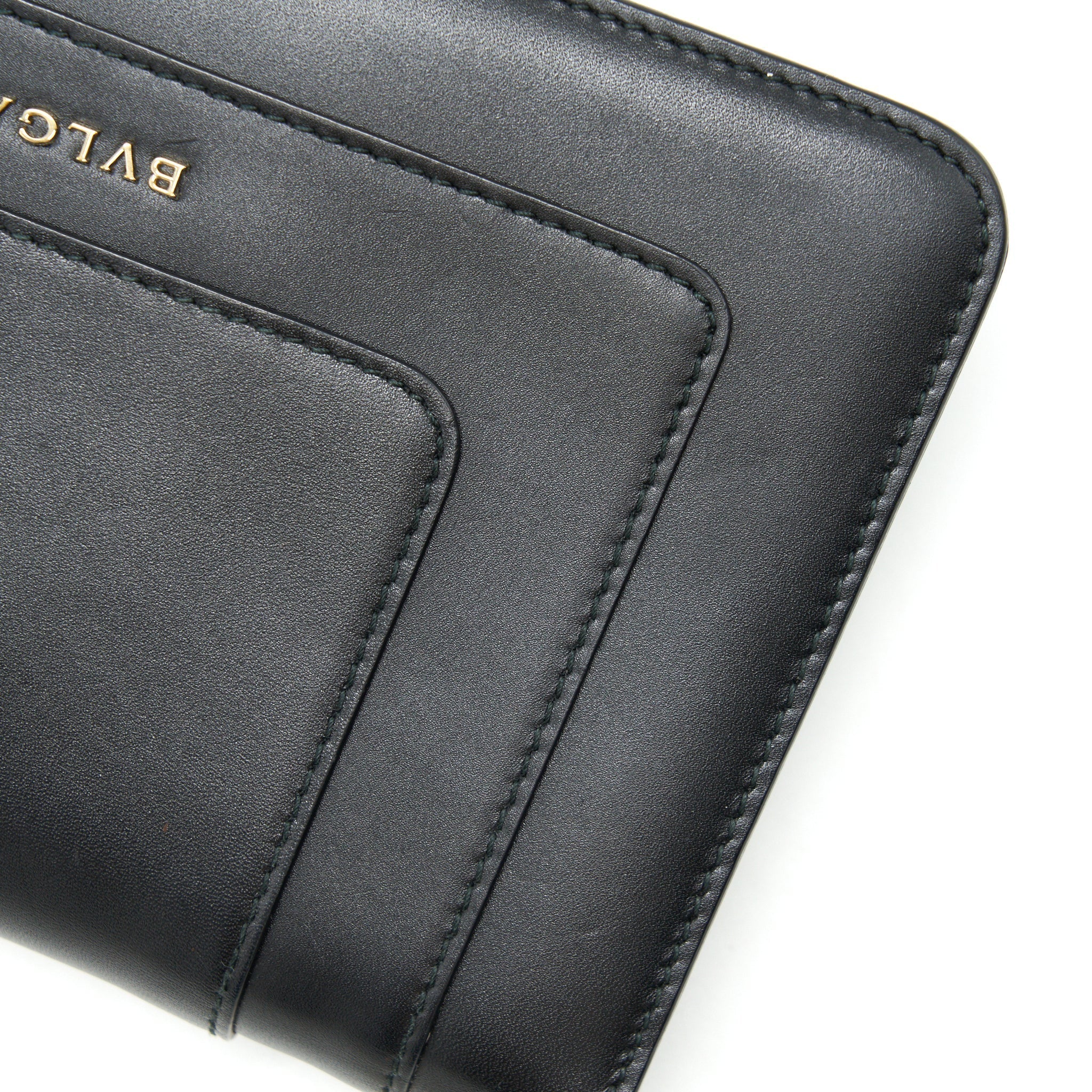 bvlgari-serpenti-forever-shoulder-bag-black