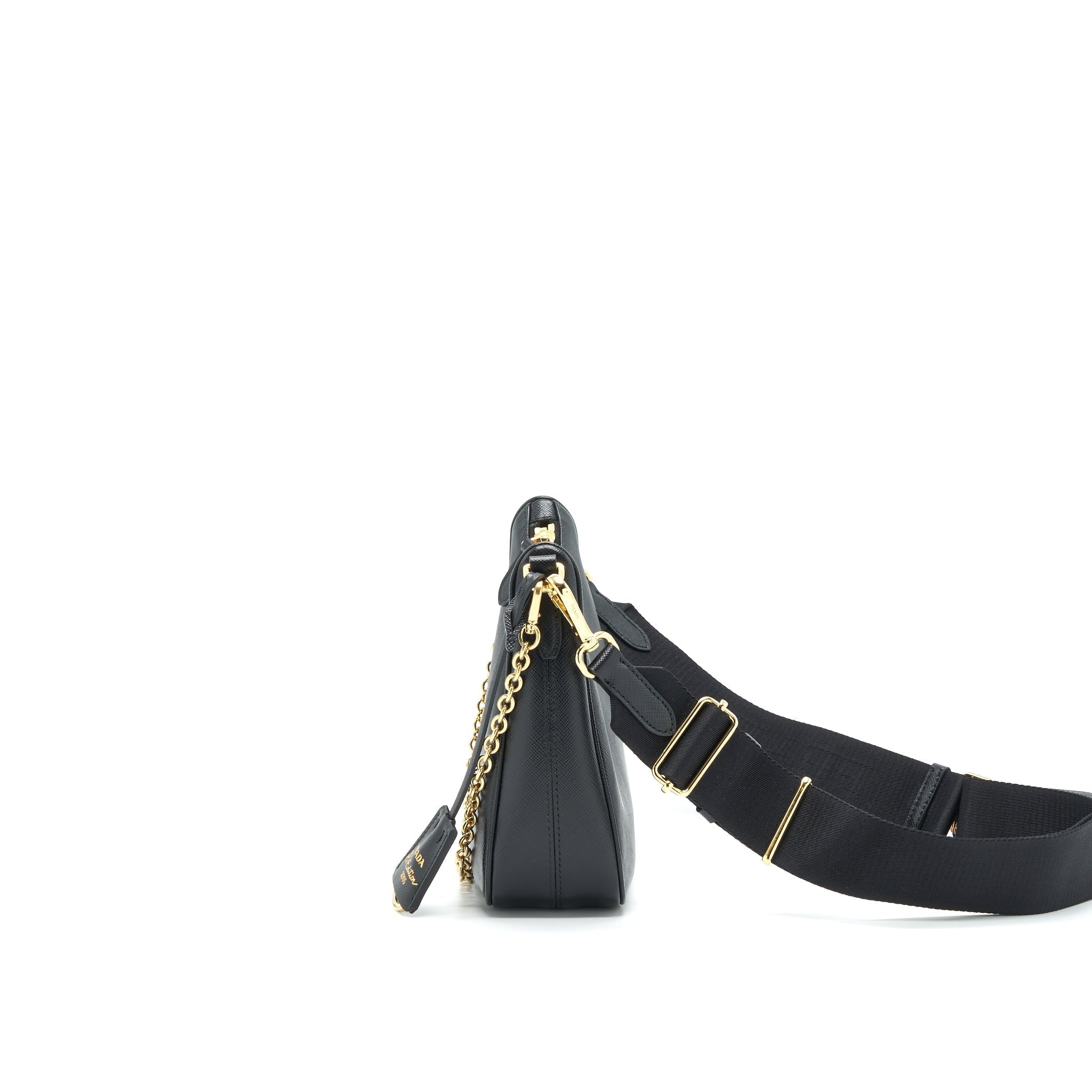 prada-re-edition-saffiano-leather-in-black