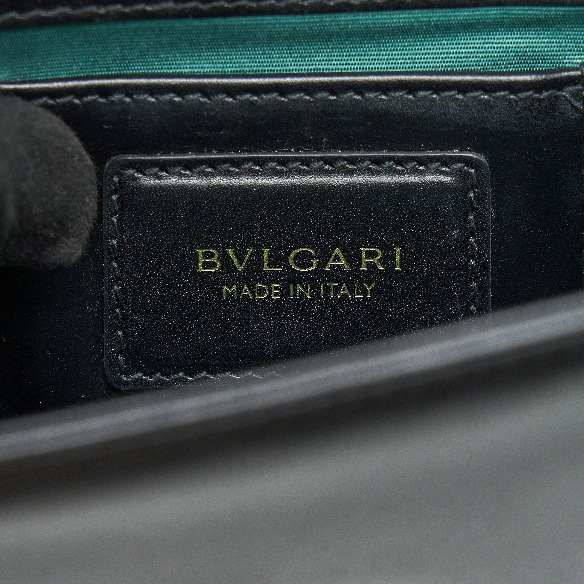 bvlgari-serpenti-forever-shoulder-bag-black