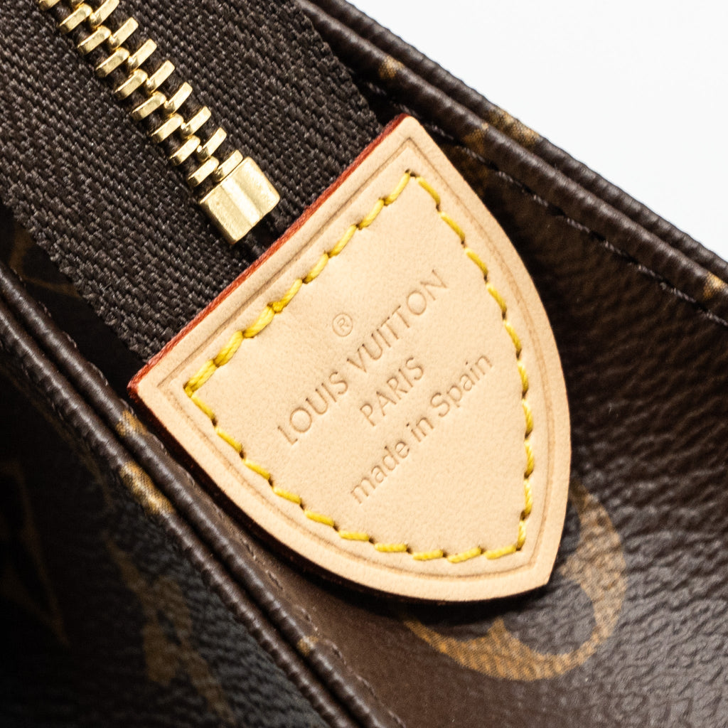 louis-vuitton-toiletry-pouch-19-monogram-canvas-ghw
