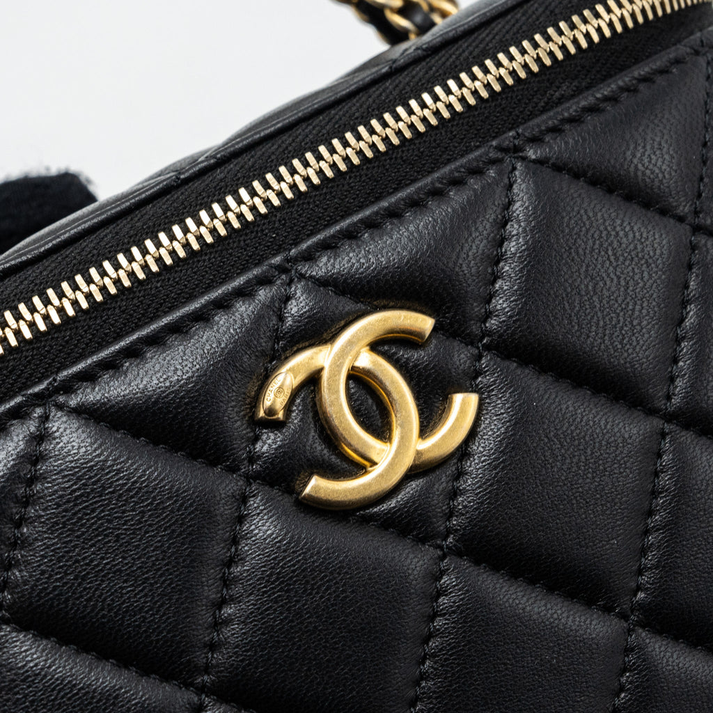 chanel-top-handle-long-vanity-lambskin-black-ghw-microchip