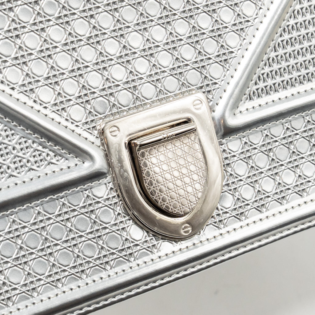 dior-diorama-flap-bag-patent-micro-cannage-leather-metallic-silver-shw