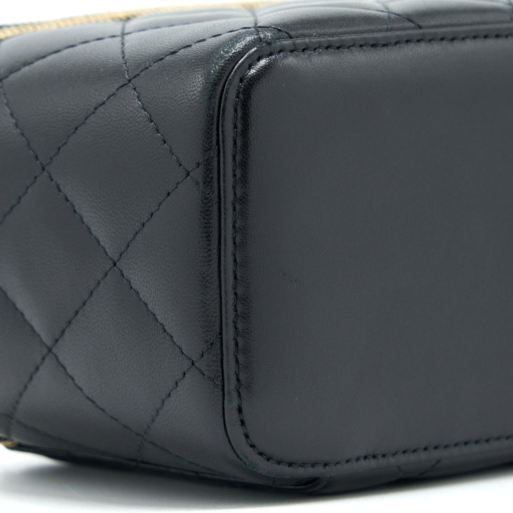 chanel-long-vanity-with-chain-lambskin-black-lghw-1