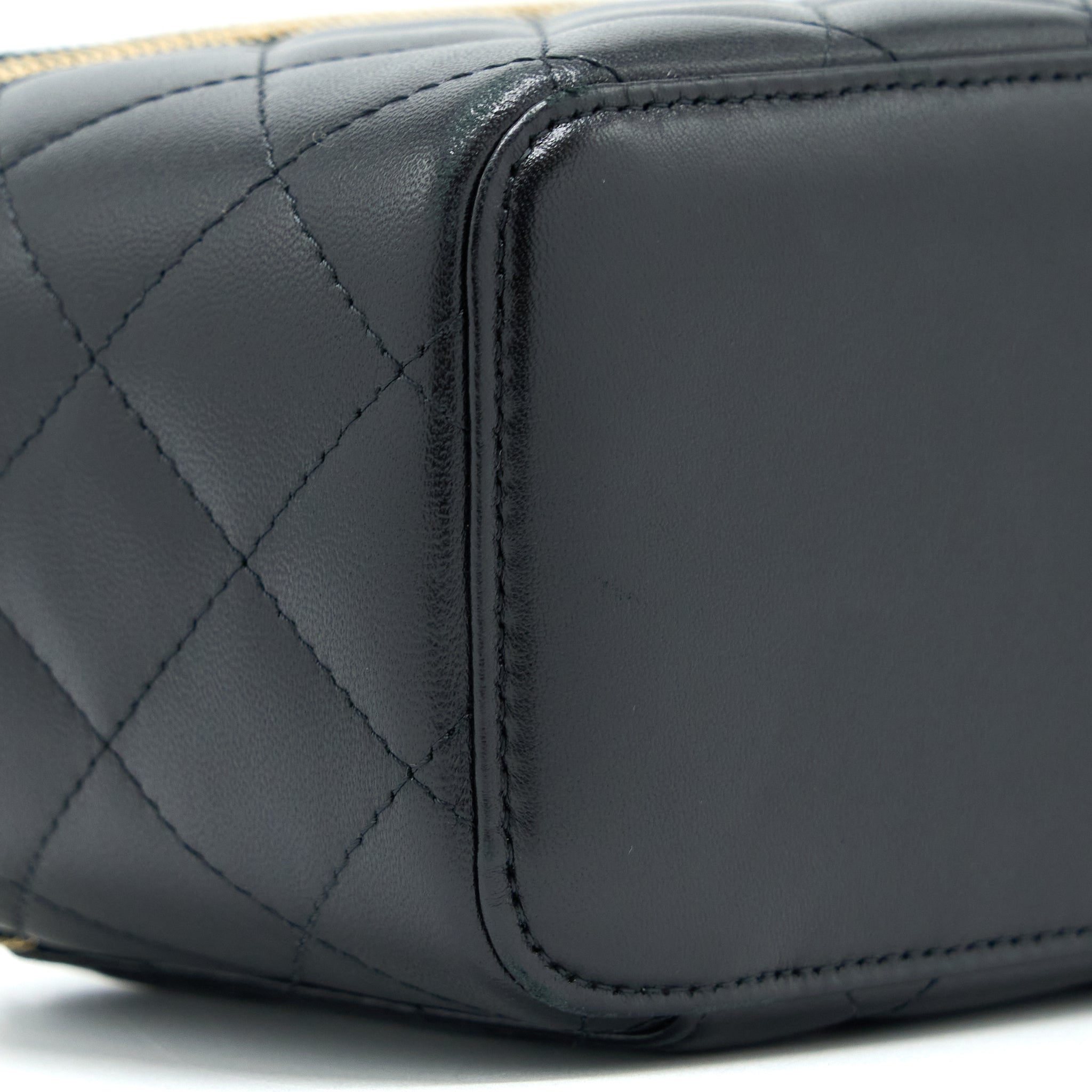 chanel-long-vanity-with-chain-lambskin-black-lghw-1
