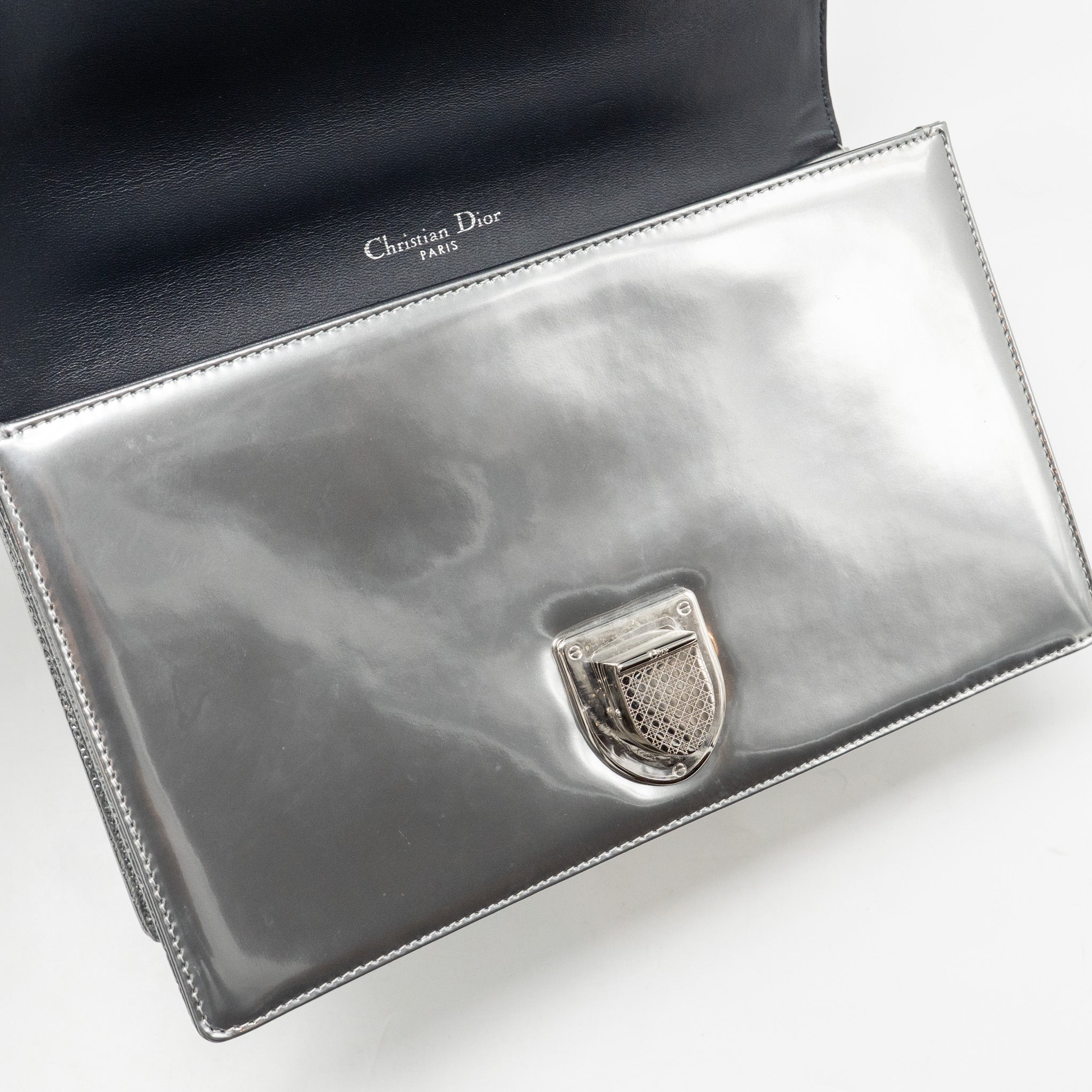 dior-diorama-flap-bag-patent-micro-cannage-leather-metallic-silver-shw