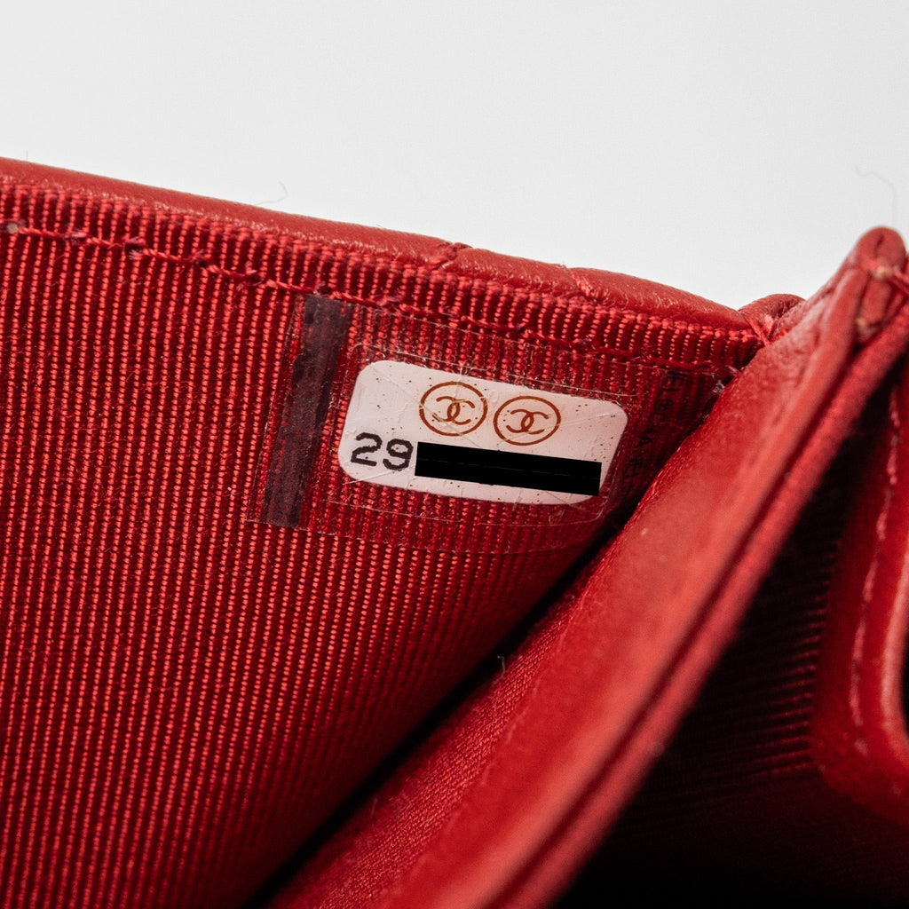 chanel-flap-card-holder-lambskin-red-shw