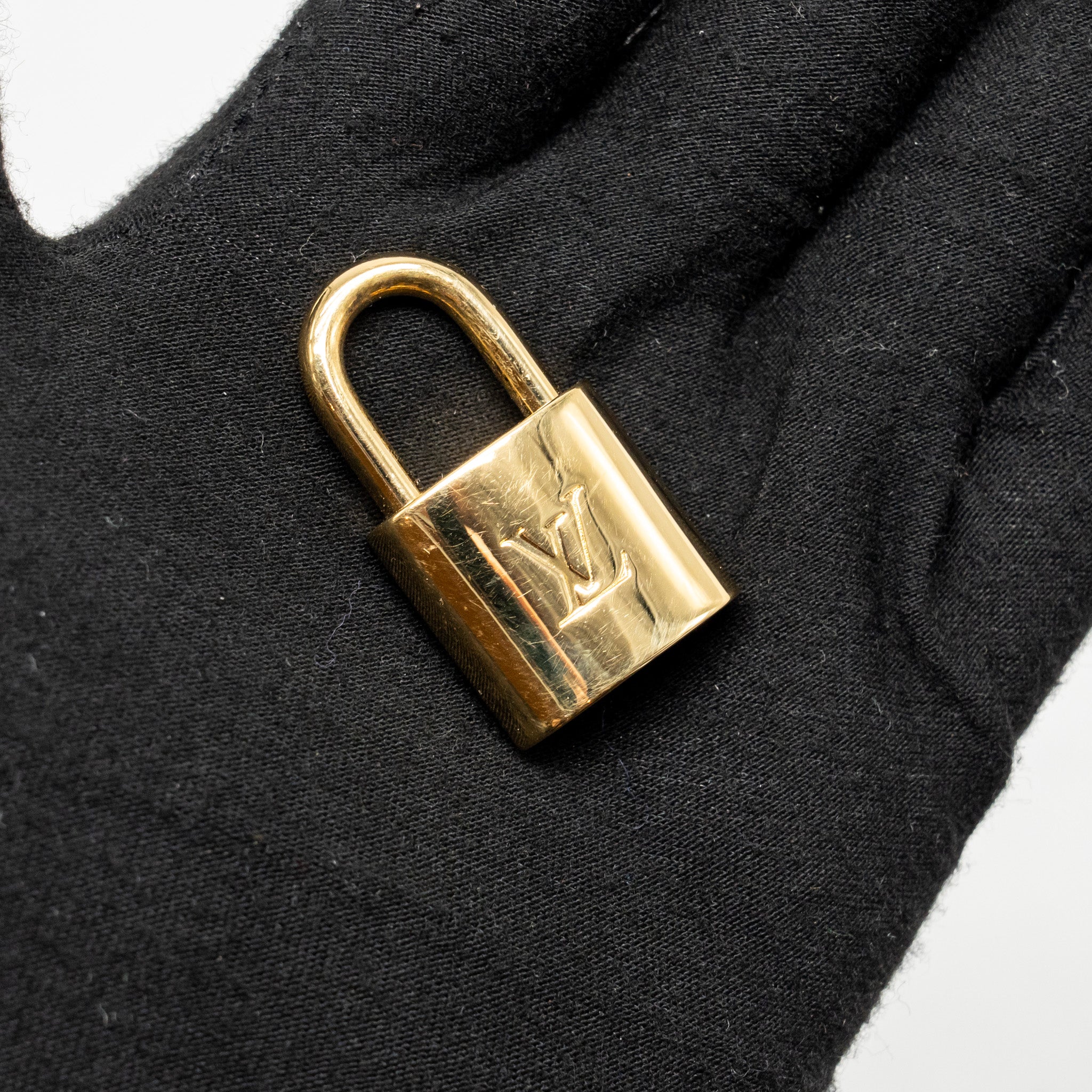 louis-vuitton-speedy-bandouliere-25-monogram-empreinte-leather-black-ghw