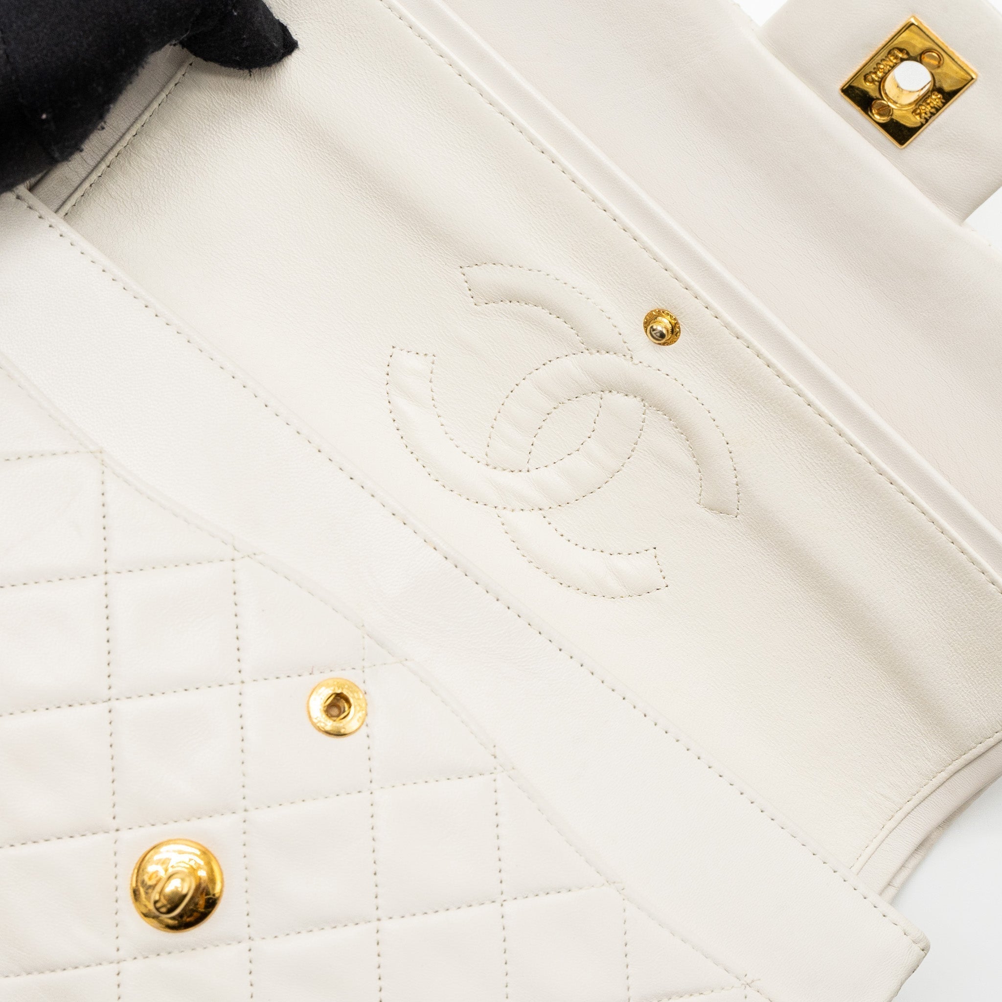 chanel-medium-classic-double-flap-bag-lambskin-white-ghw