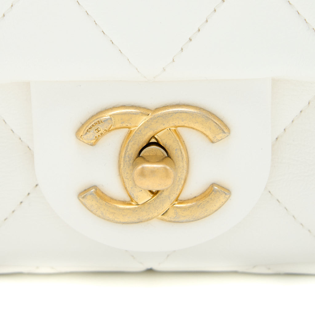 chanel-22s-giant-chain-falp-shoulder-bag-lambskin-white-ghw-microchip
