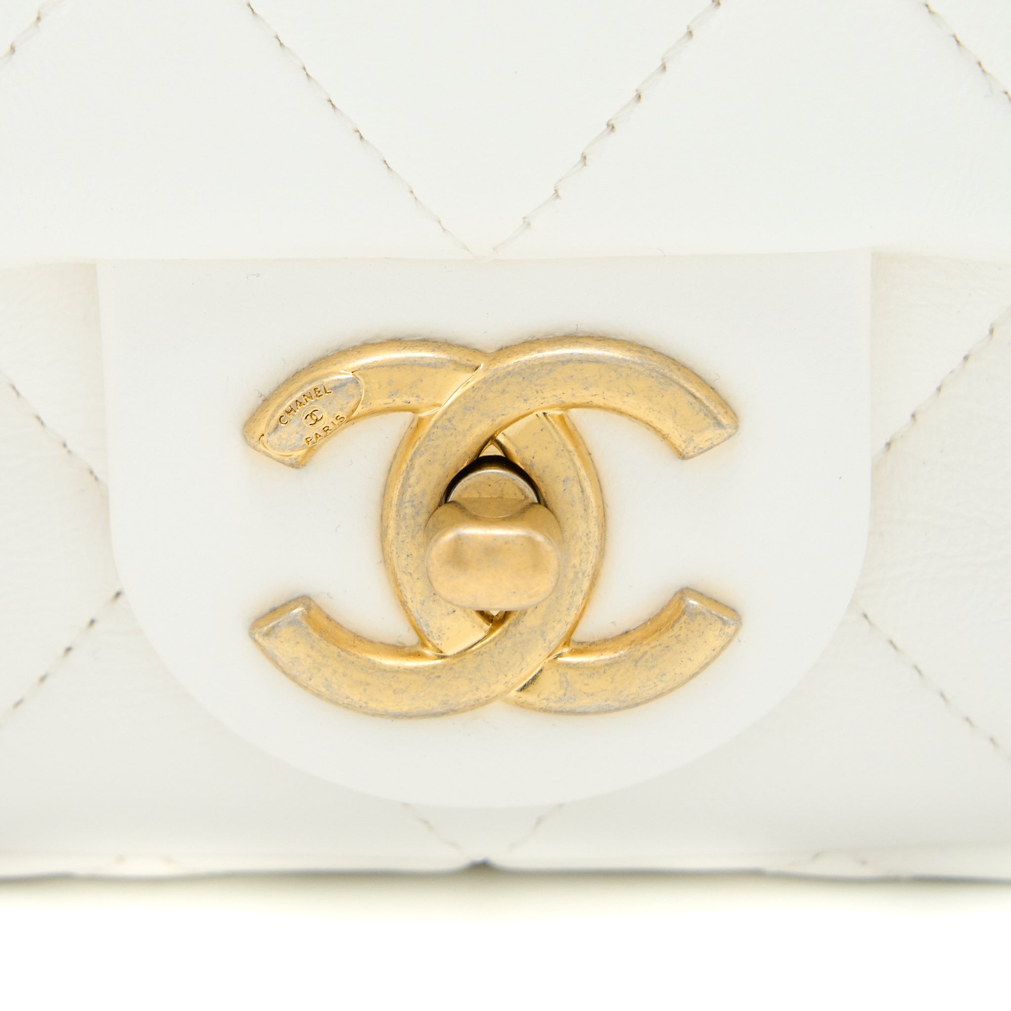 chanel-22s-giant-chain-falp-shoulder-bag-lambskin-white-ghw-microchip
