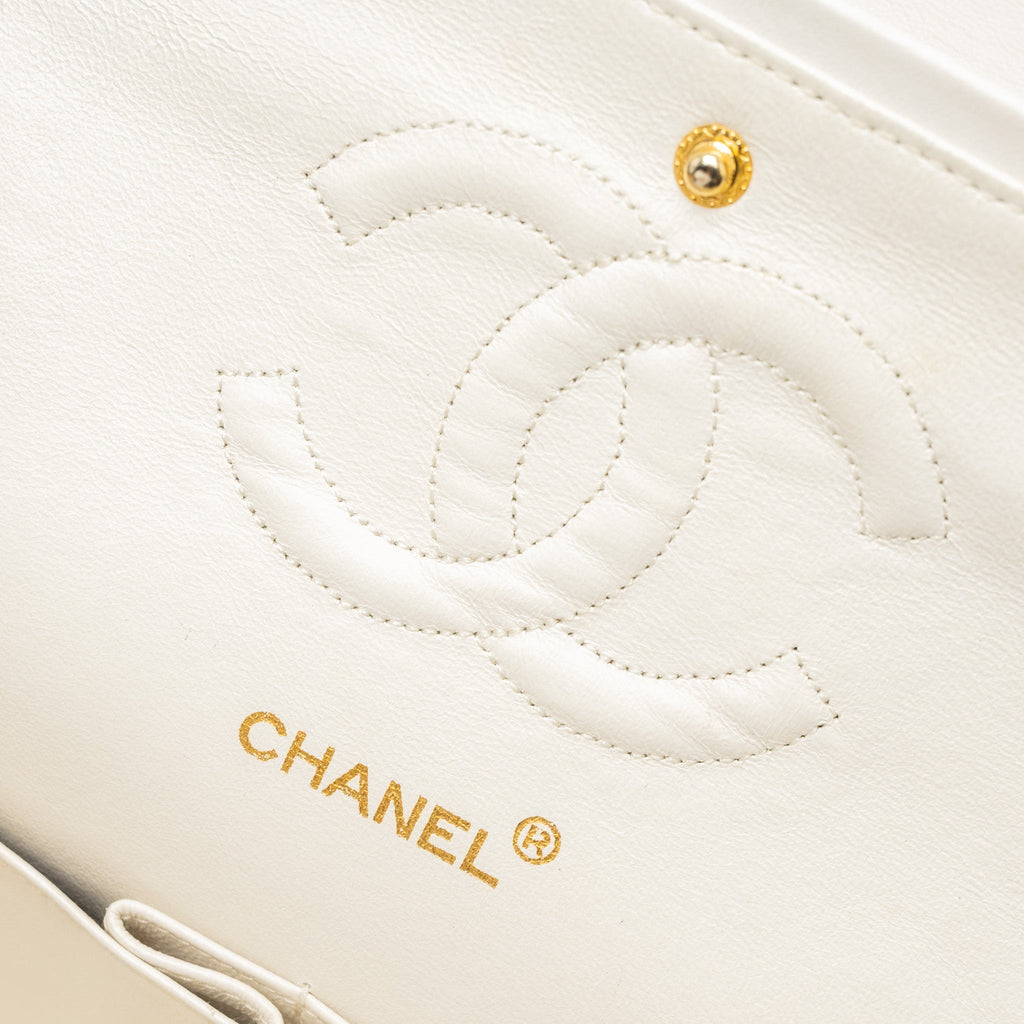 chanel-medium-classic-double-flap-bag-lambskin-white-ghw