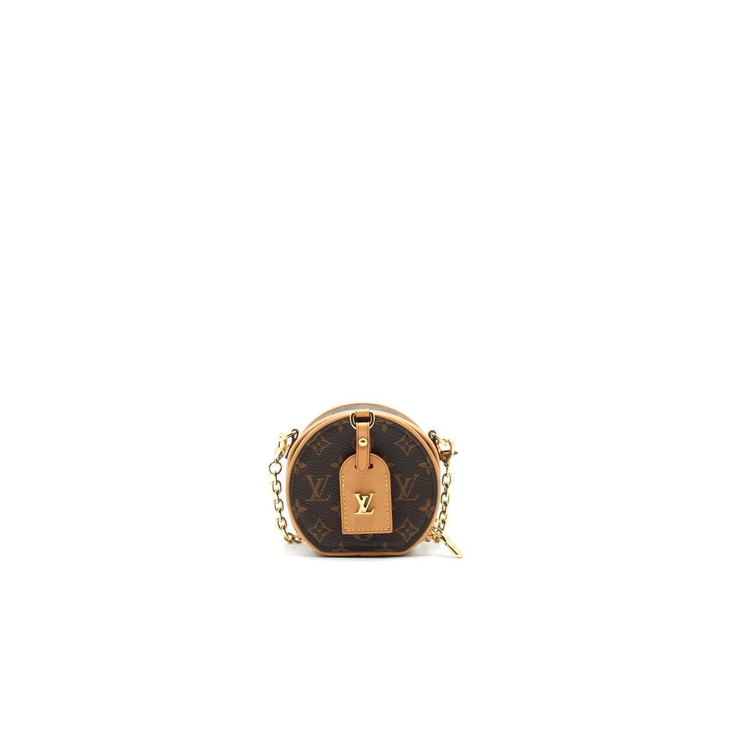 louis-vuitton-boite-chapeau-necklace-monogram-canvas