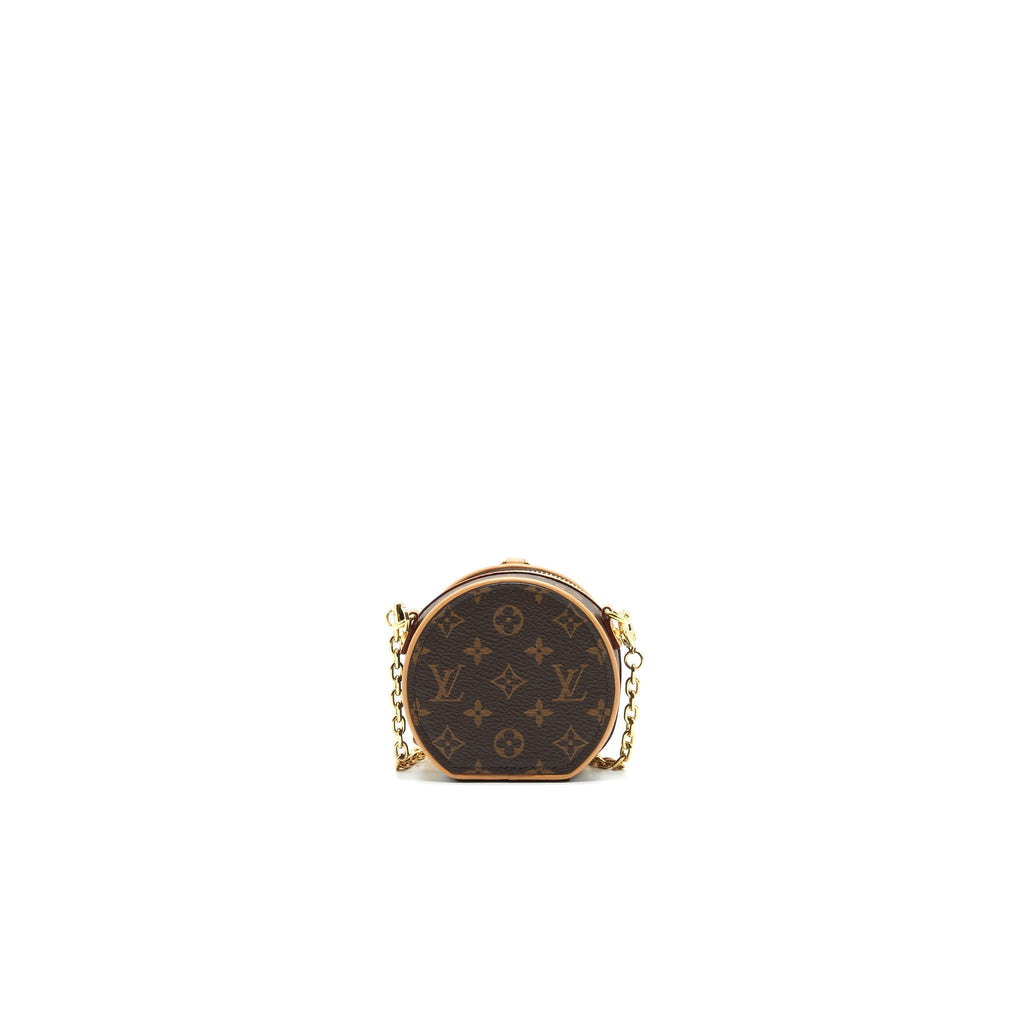 louis-vuitton-boite-chapeau-necklace-monogram-canvas