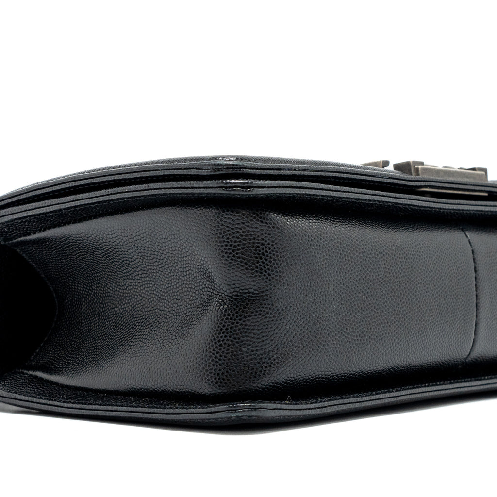 chanel-medium-boy-bag-caviar-black-ruthenium-hardware
