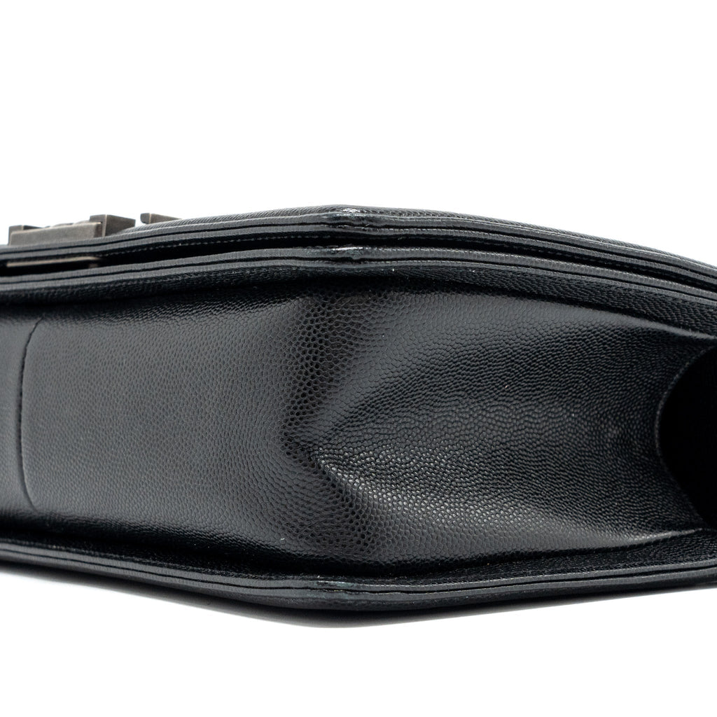 chanel-medium-boy-bag-caviar-black-ruthenium-hardware