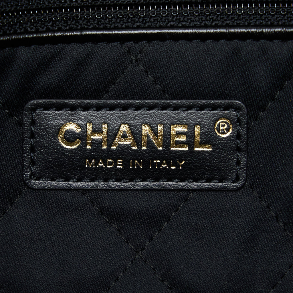 chanel-22-bag-medium-shiny-calfskin-black-in-gold-letter-ghw-microchip