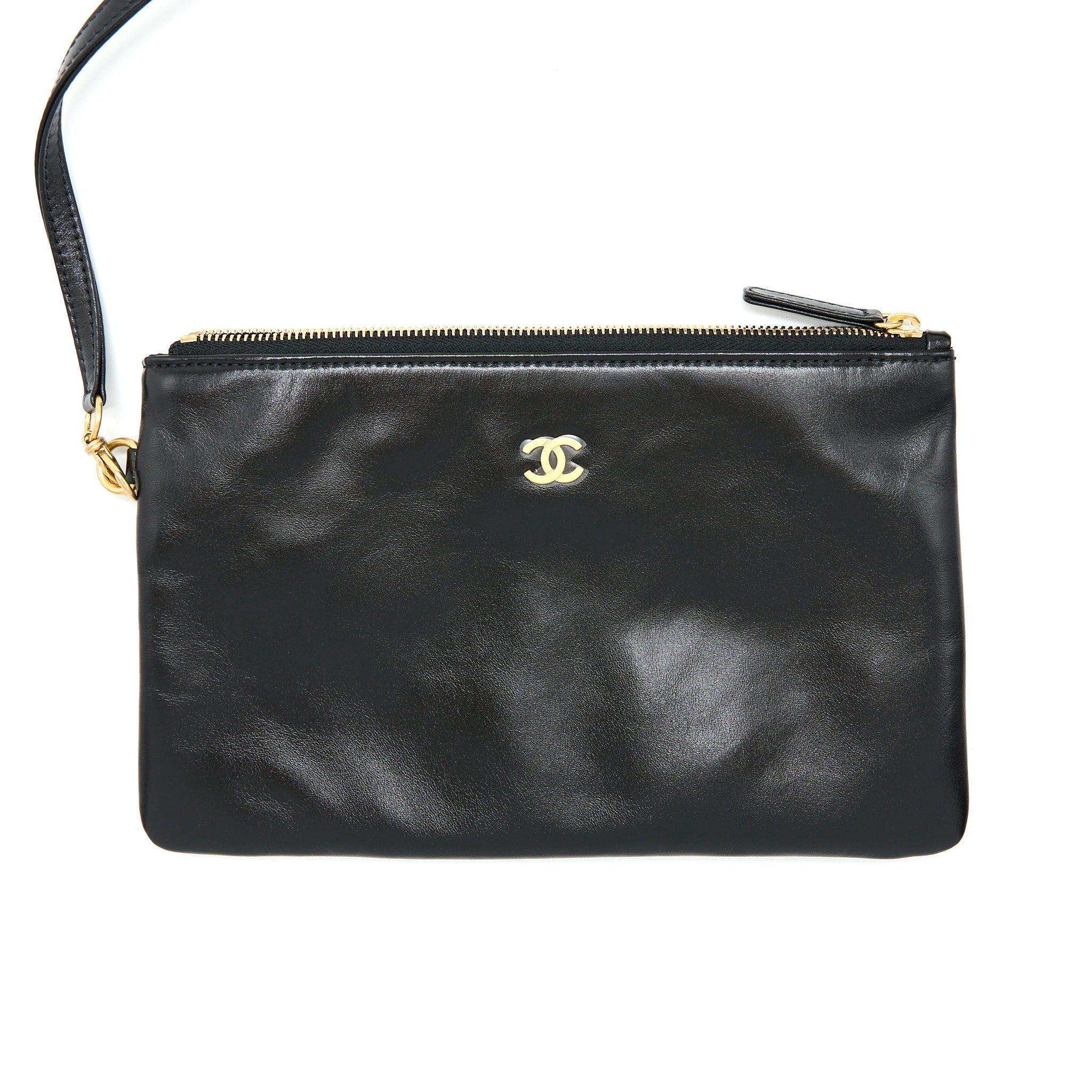 chanel-22-bag-medium-shiny-calfskin-black-in-gold-letter-ghw-microchip