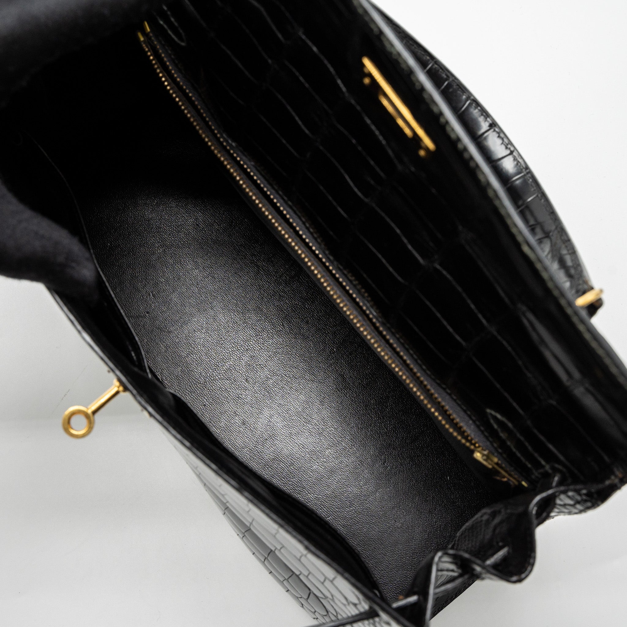 copy-of-hermes-kelly-32-shiny-crocodile-porosus-black-ghw-stamp-circle-q