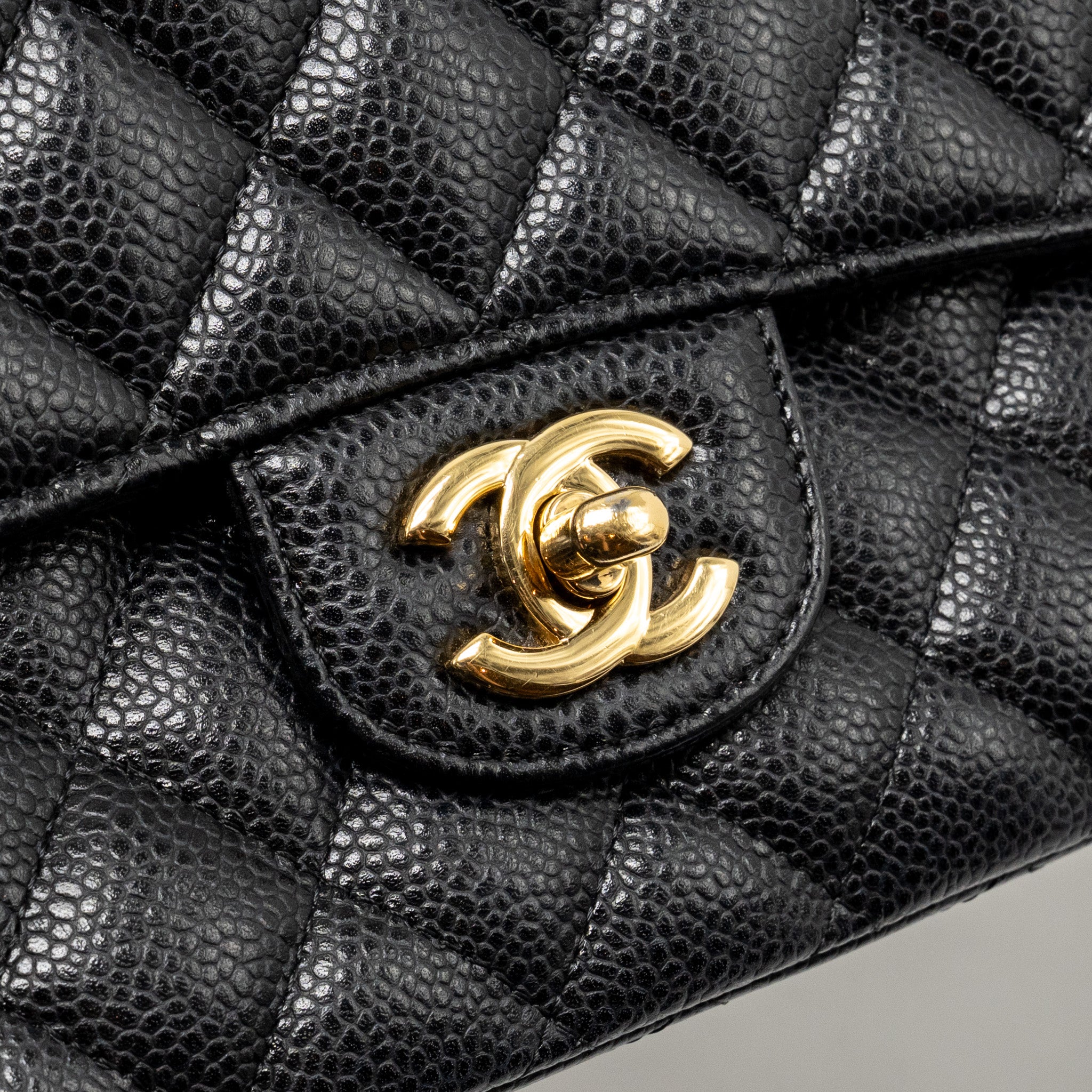 chanel-medium-classic-double-flap-bag-caviar-black-ghw-copy-2
