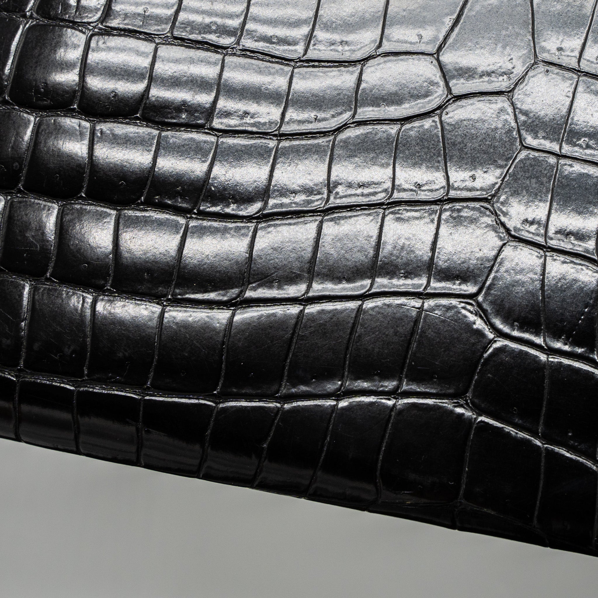copy-of-hermes-kelly-32-shiny-crocodile-porosus-black-ghw-stamp-circle-q