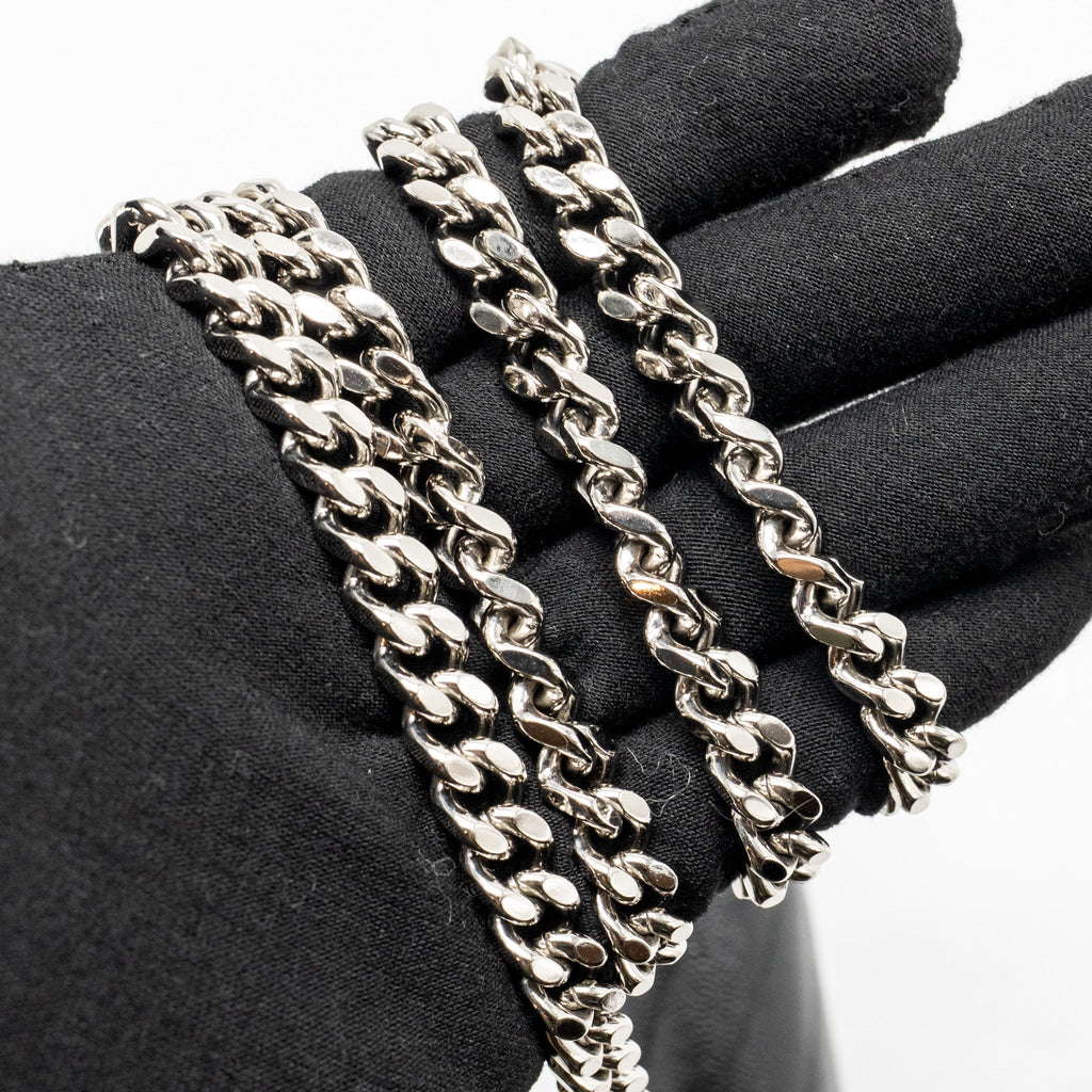 saint-laurent-ysl-envelope-chain-wallet-calfskin-black-shw-copy