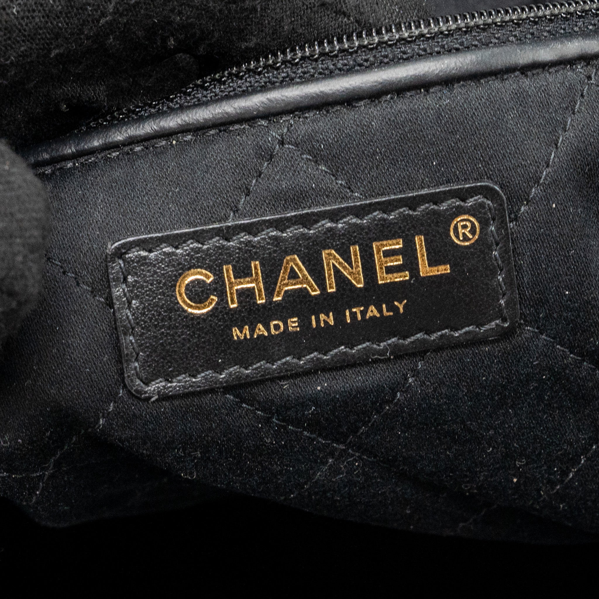 chanel-medium-22-bag-calfskin-leather-black-ghw-microchip-copy