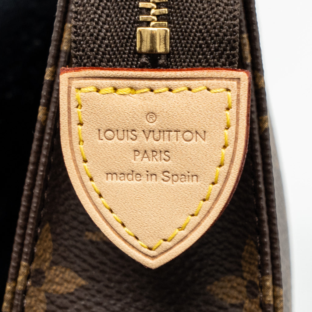 louis-vuitton-toiletry-pouch-15-monogram-canvas-ghw